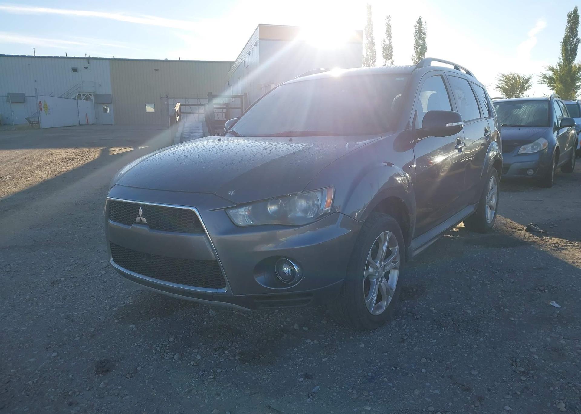 2011 MITSUBISHI OUTLANDER SE