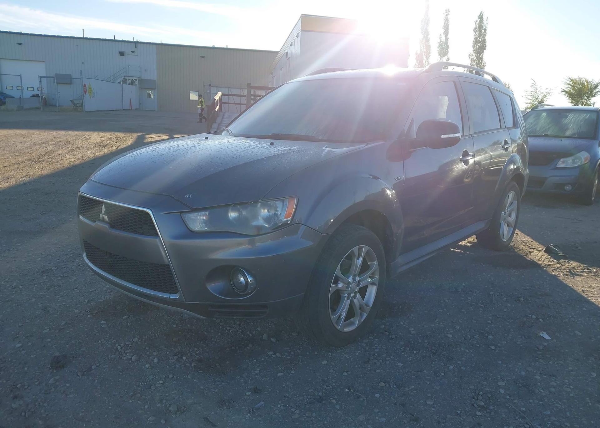 2011 MITSUBISHI OUTLANDER SE