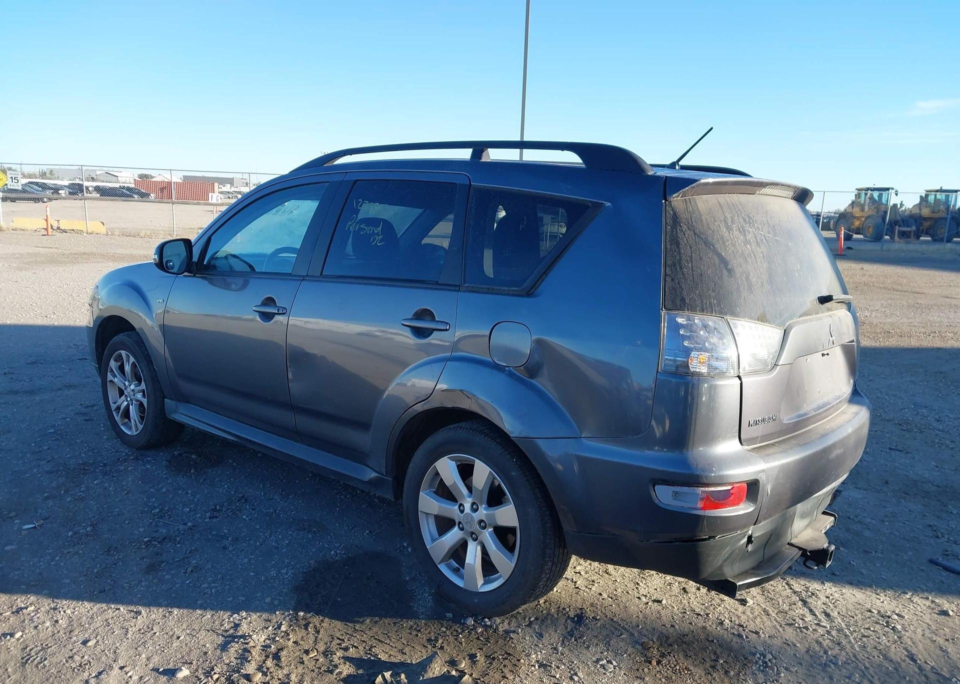 2011 MITSUBISHI OUTLANDER SE