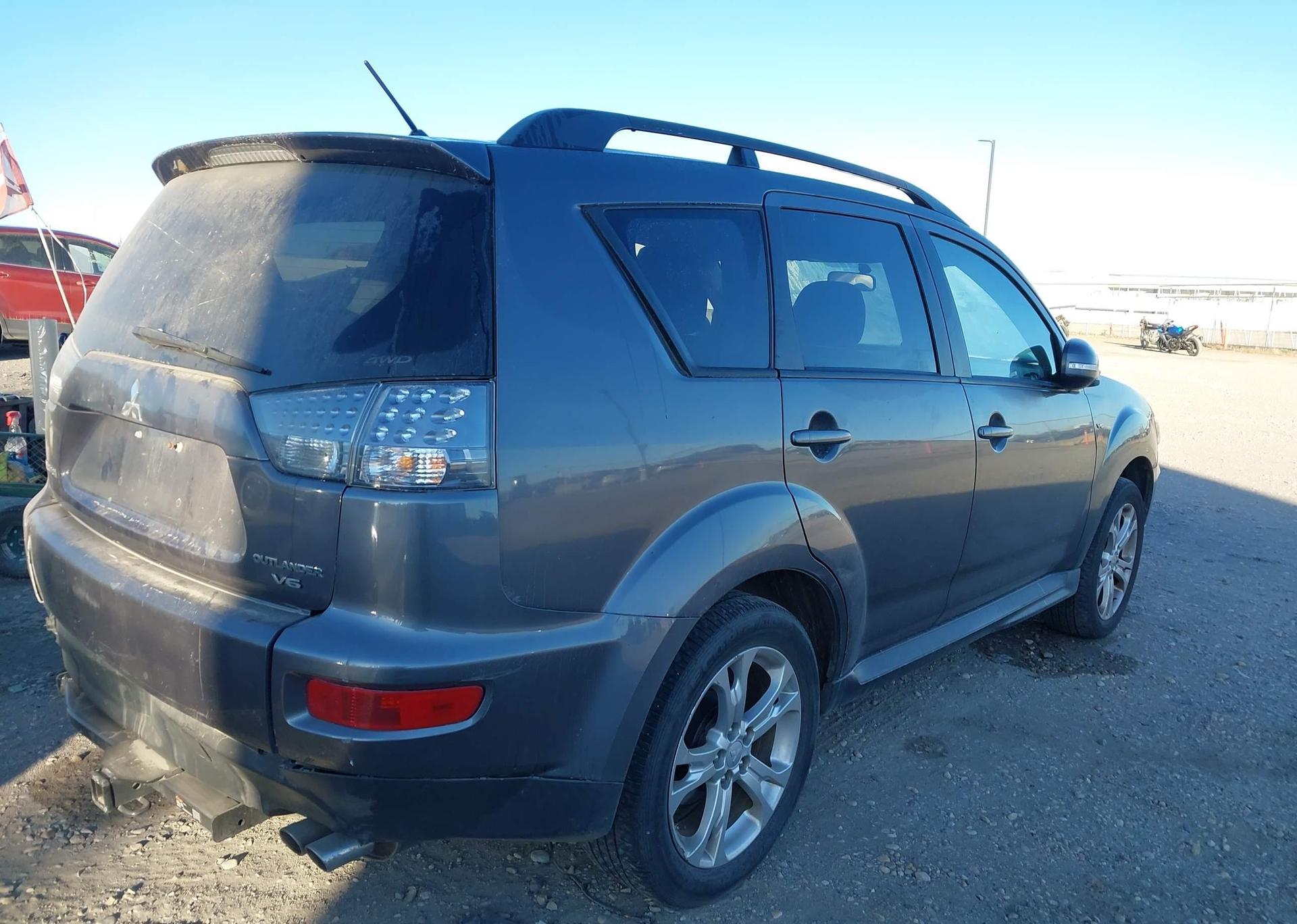 2011 MITSUBISHI OUTLANDER SE