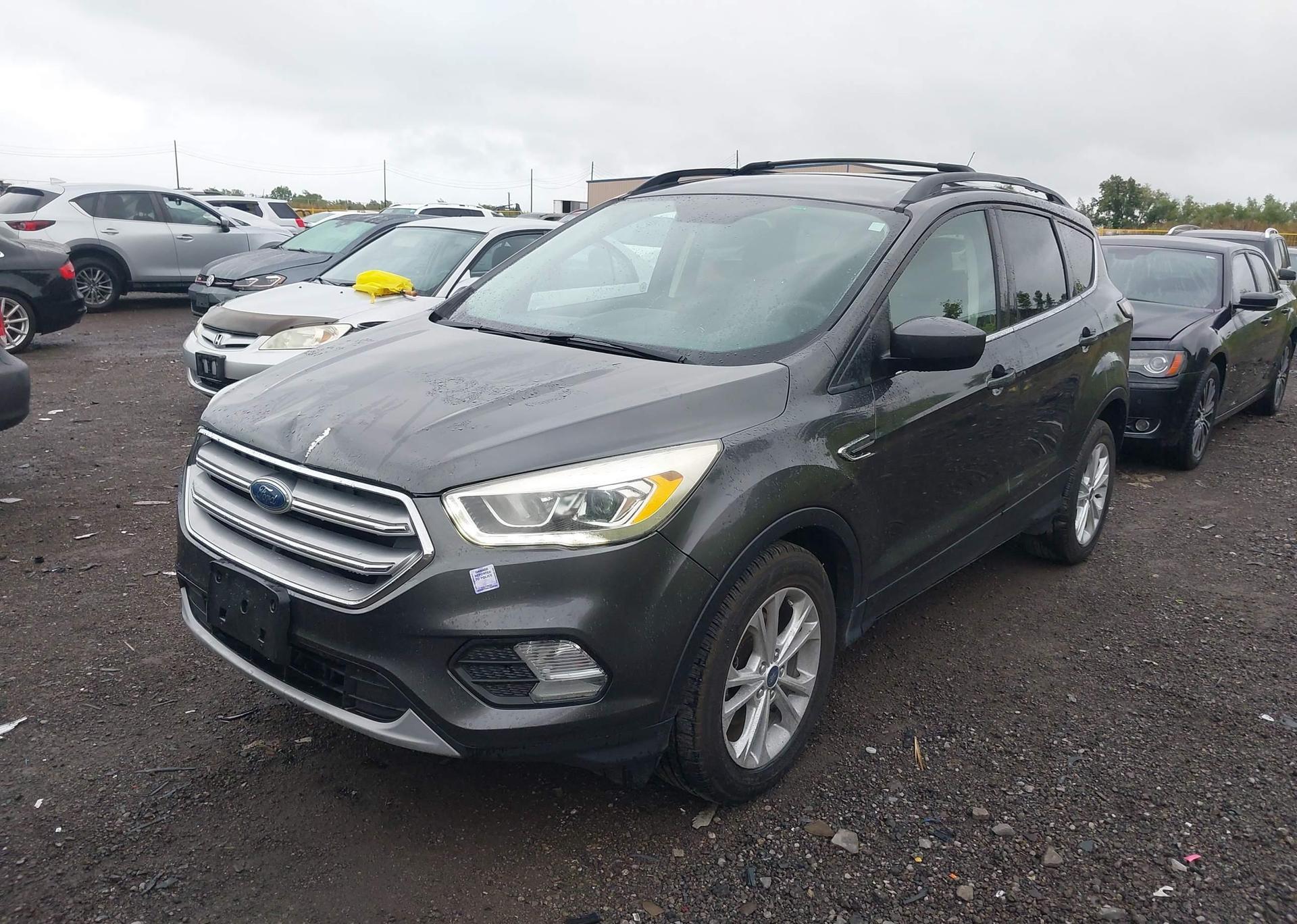 2017 FORD ESCAPE SE