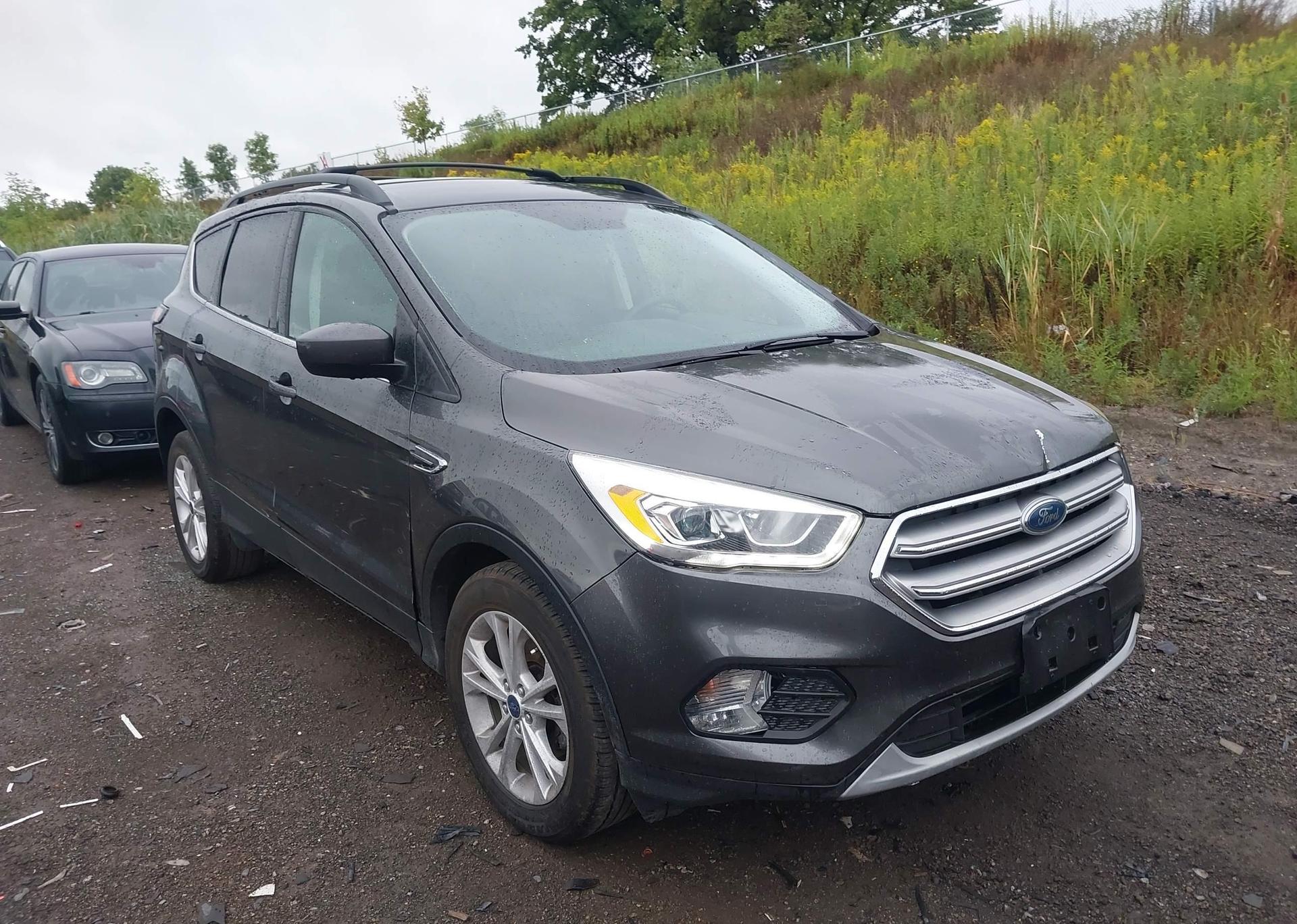 2017 FORD ESCAPE SE