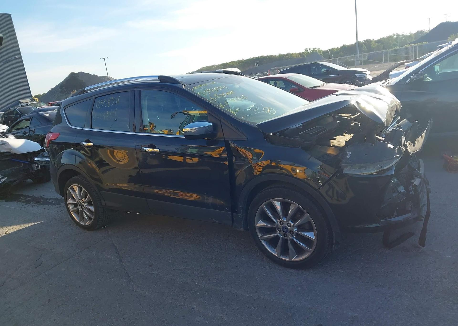 2015 FORD ESCAPE SE