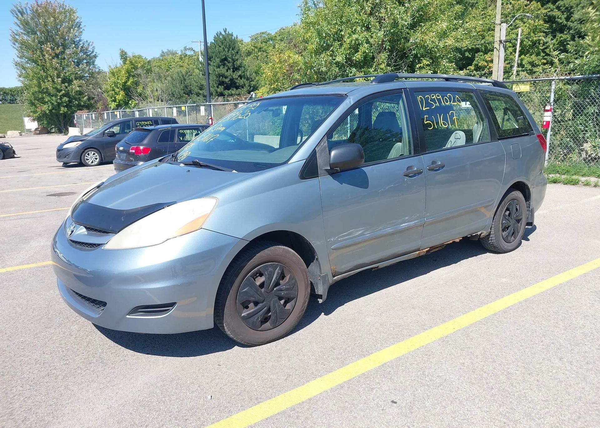 2006 TOYOTA SIENNA CE