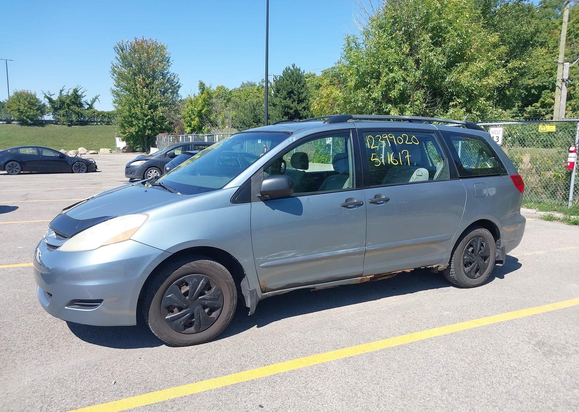 2006 TOYOTA SIENNA CE