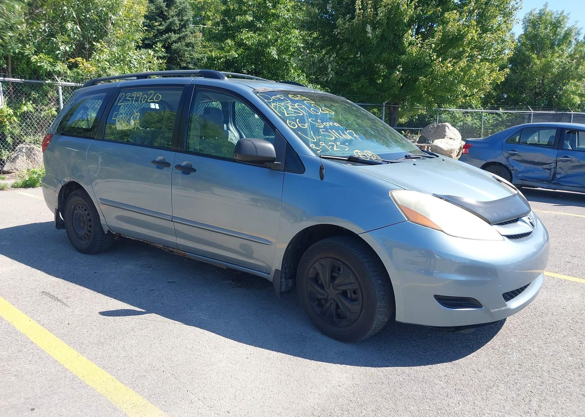 2006 TOYOTA SIENNA CE
