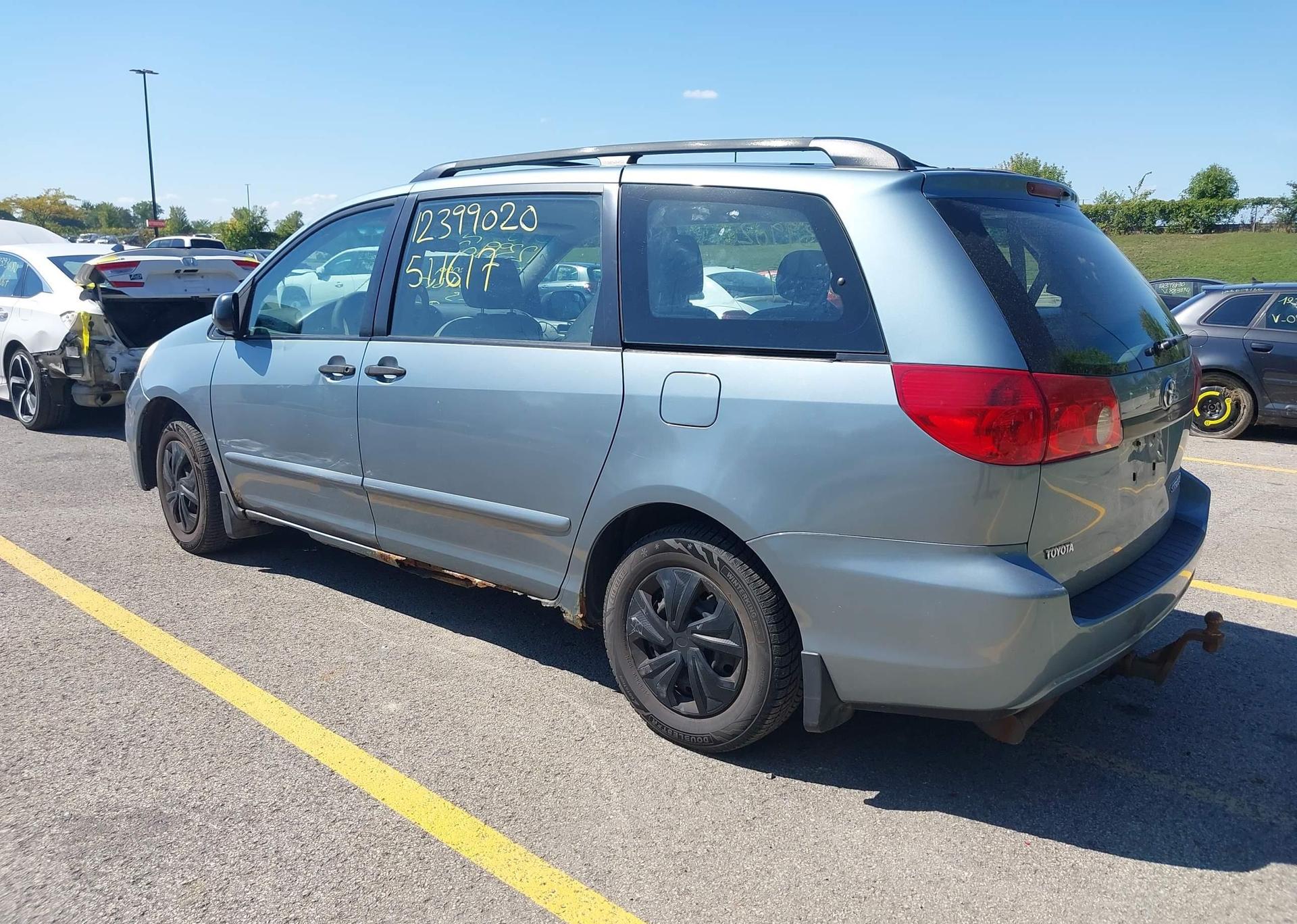 2006 TOYOTA SIENNA CE