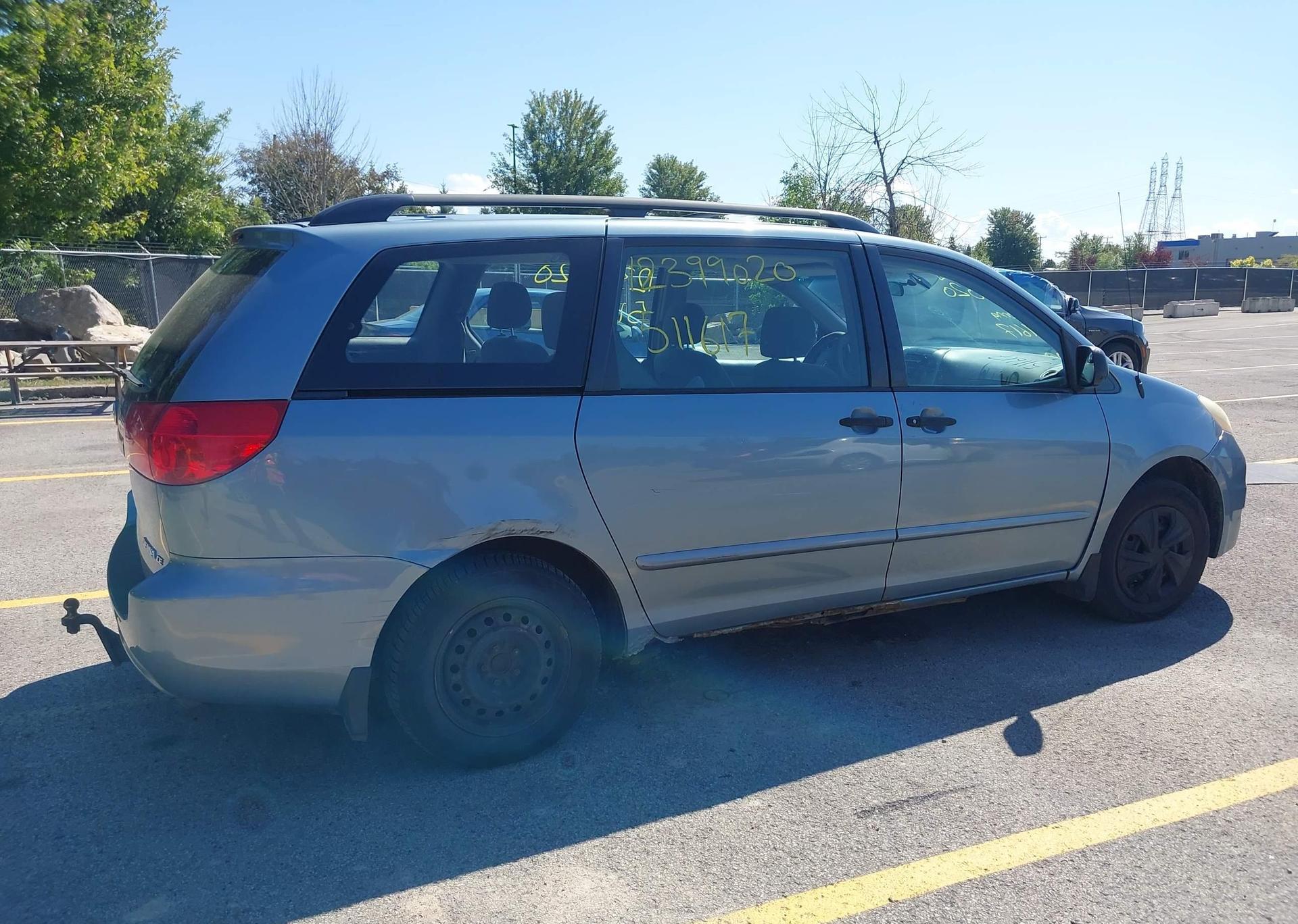 2006 TOYOTA SIENNA CE