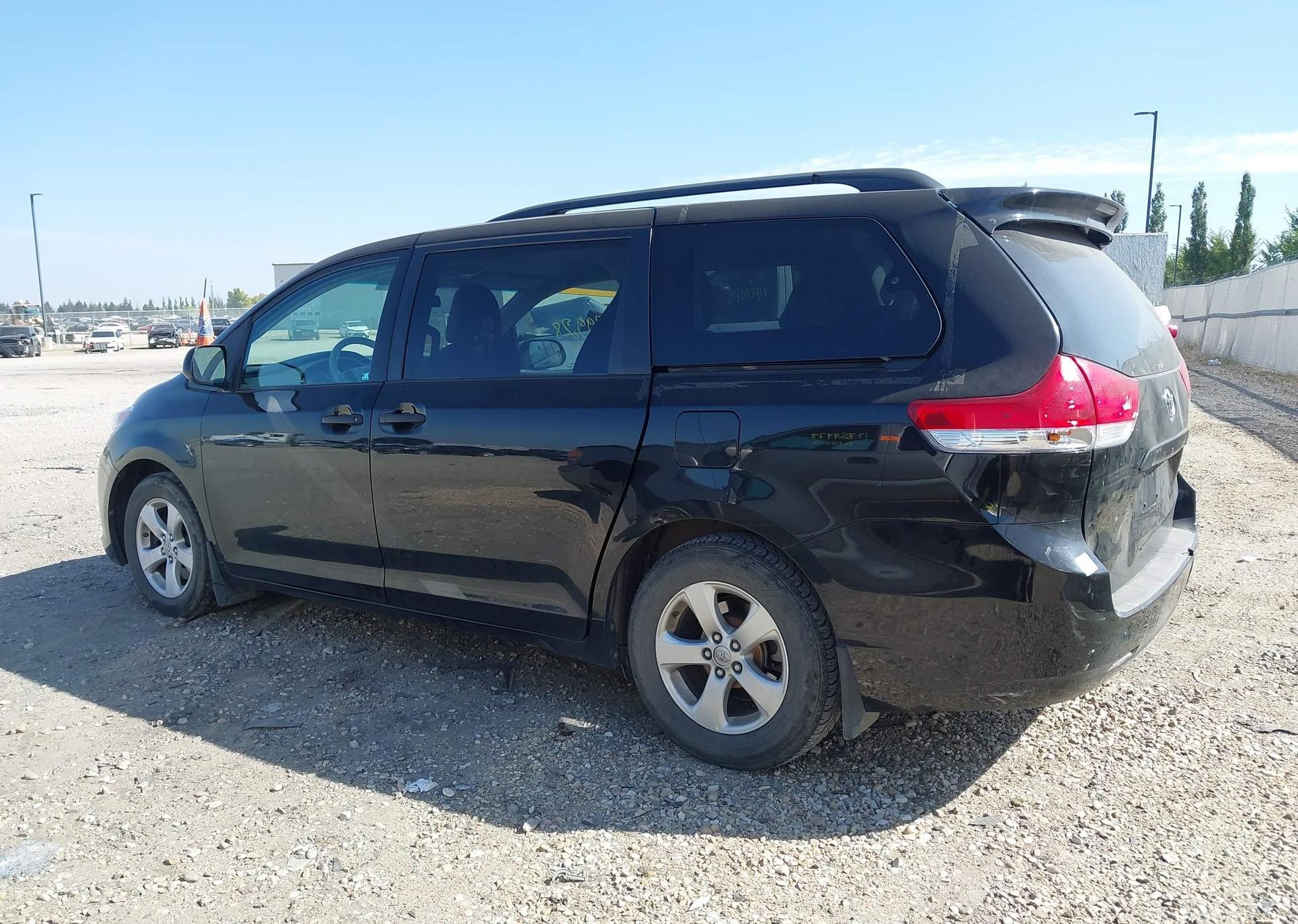 2014 TOYOTA SIENNA