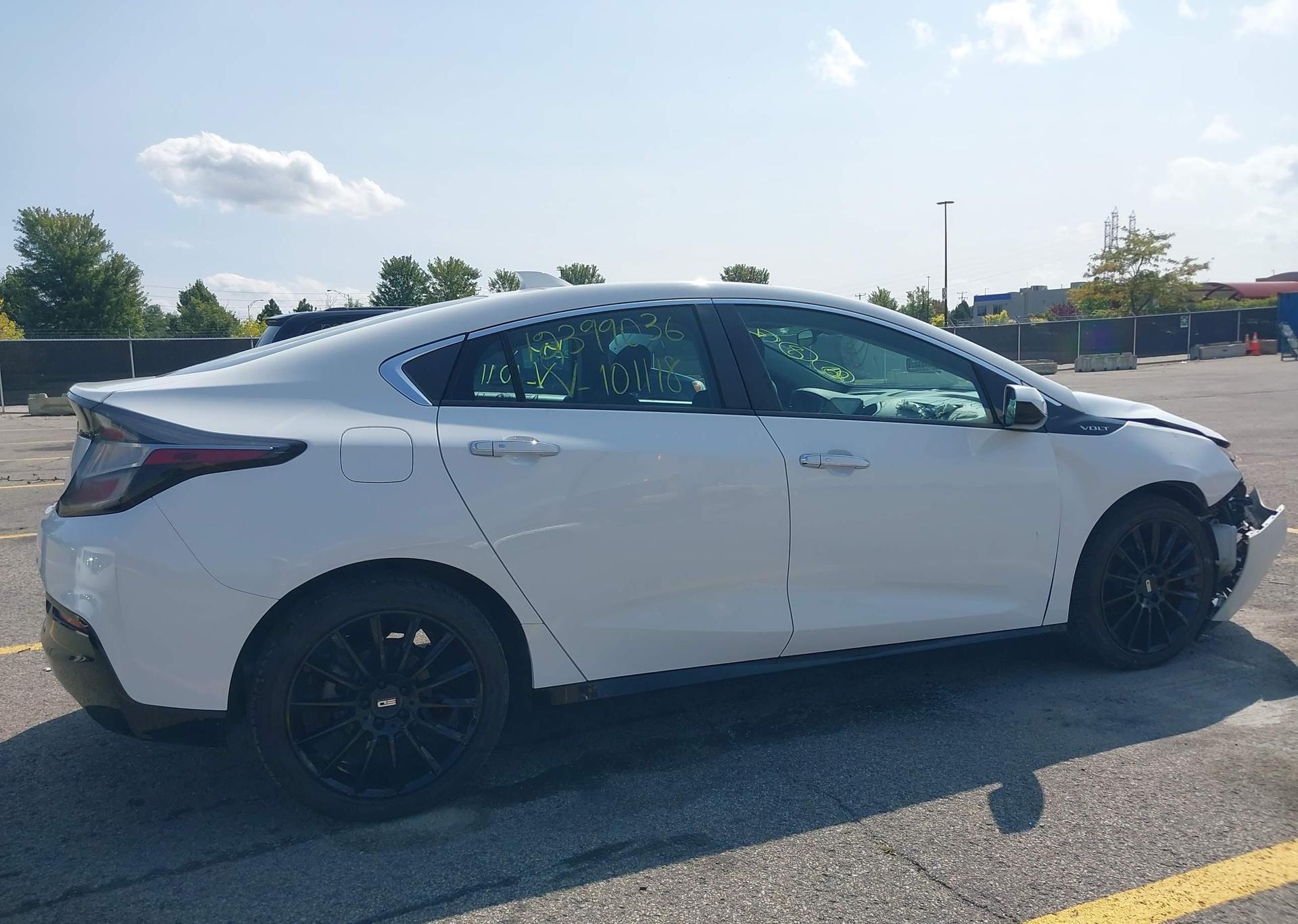 2017 CHEVROLET VOLT LT