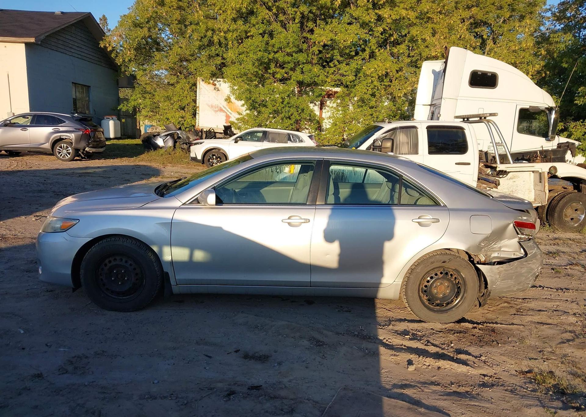 2010 TOYOTA CAMRY LE