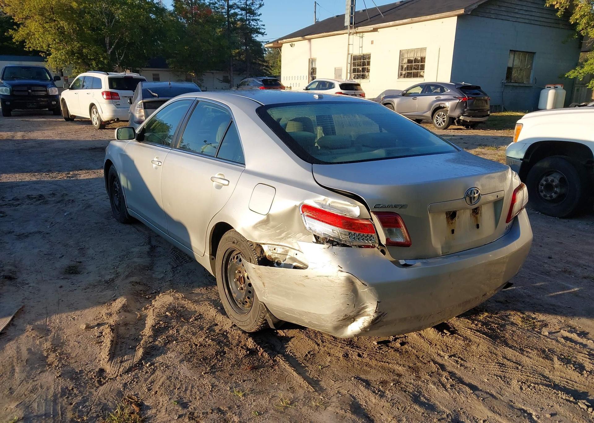 2010 TOYOTA CAMRY LE