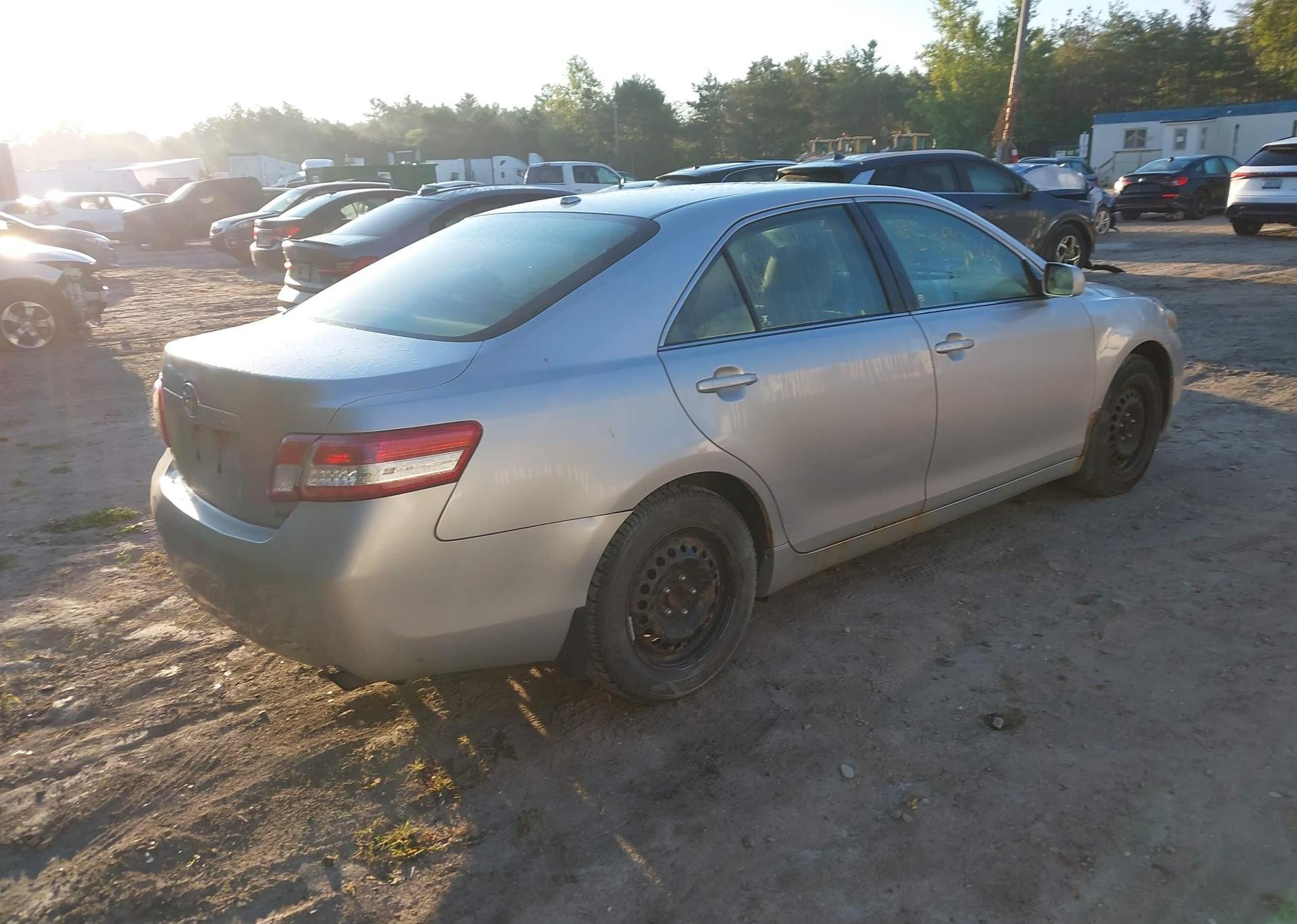 2010 TOYOTA CAMRY LE