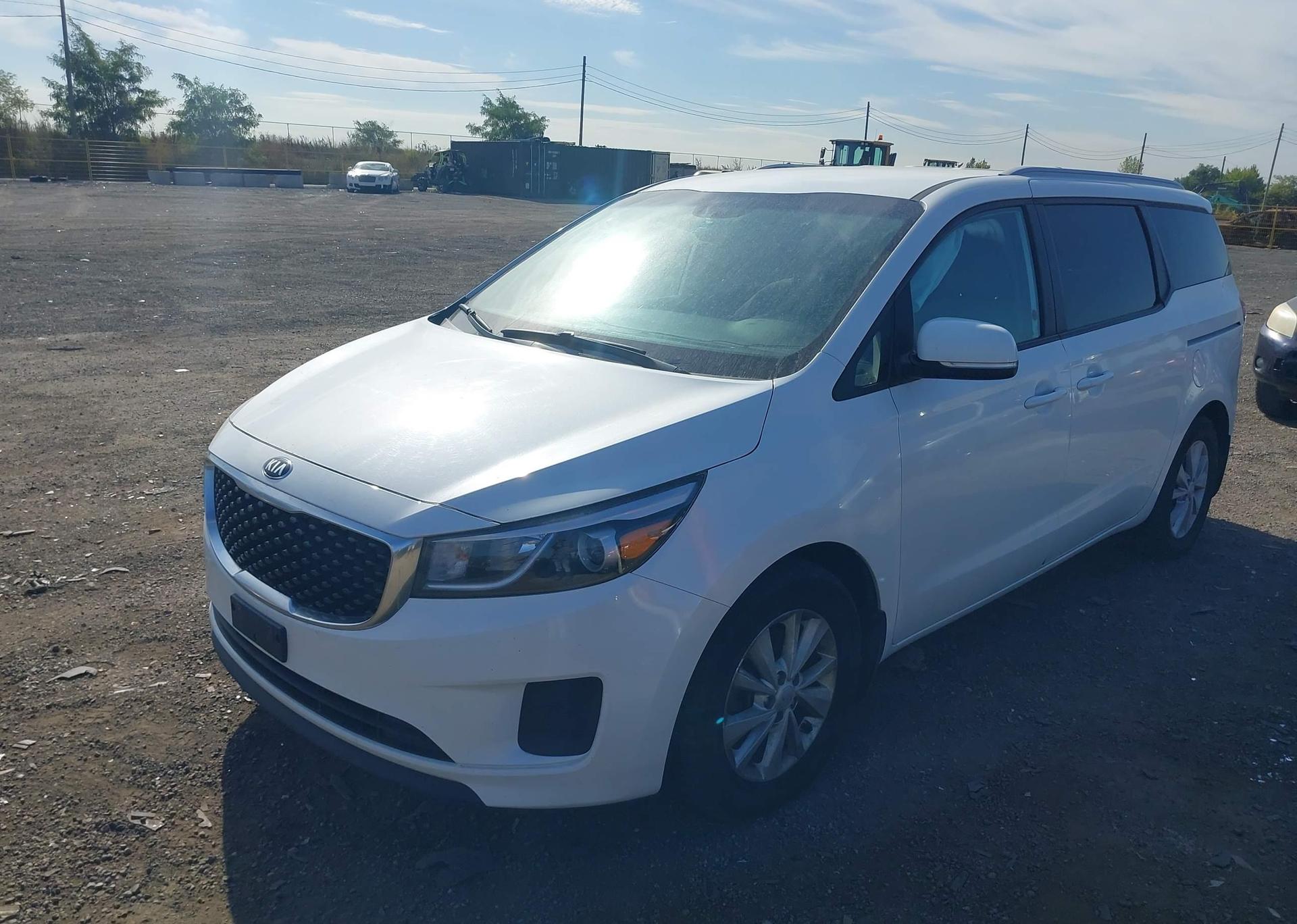 2018 KIA SEDONA LX