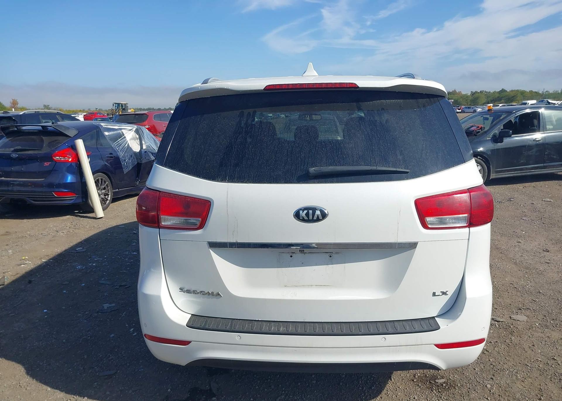 2018 KIA SEDONA LX