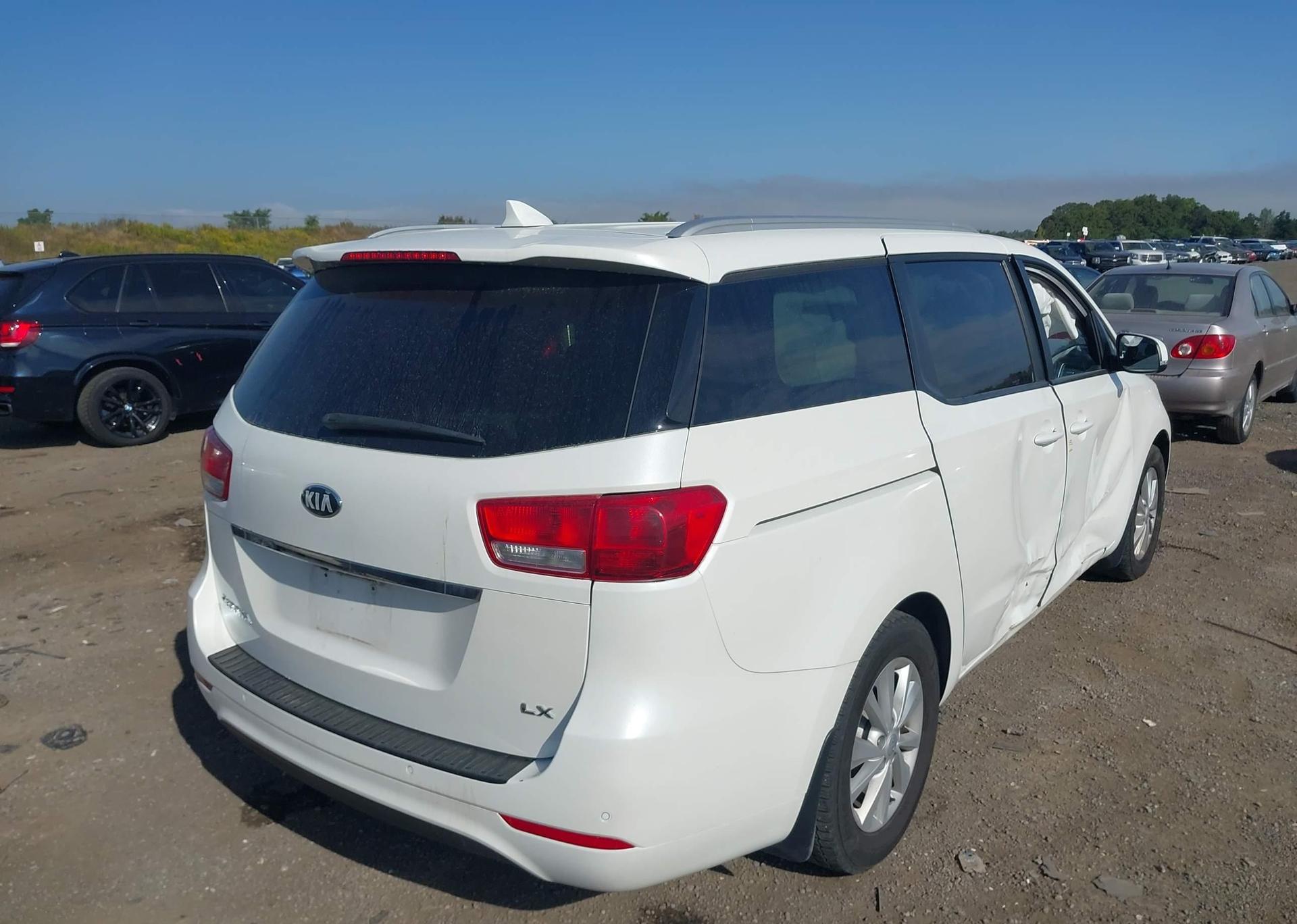 2018 KIA SEDONA LX