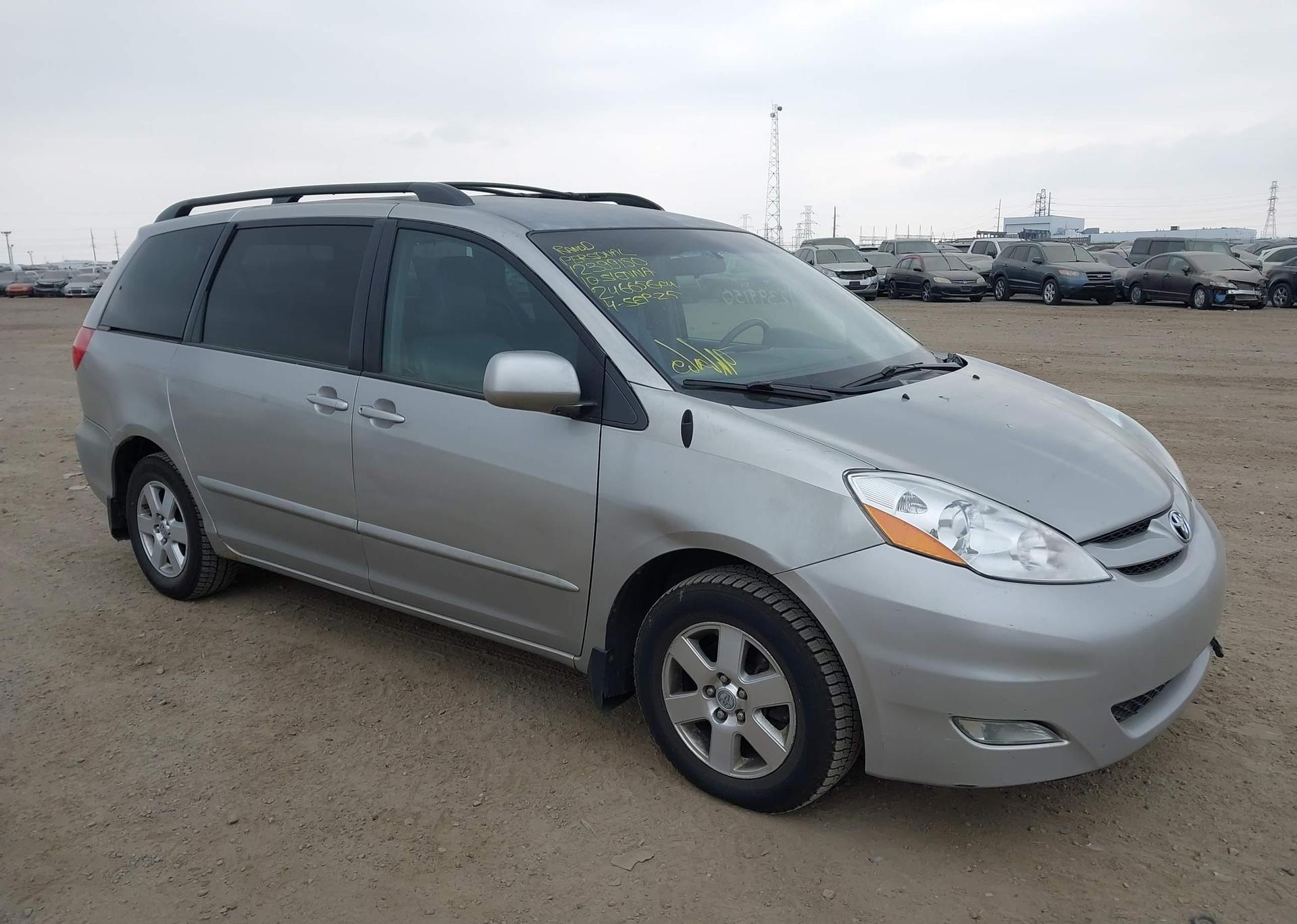 2010 TOYOTA SIENNA CE