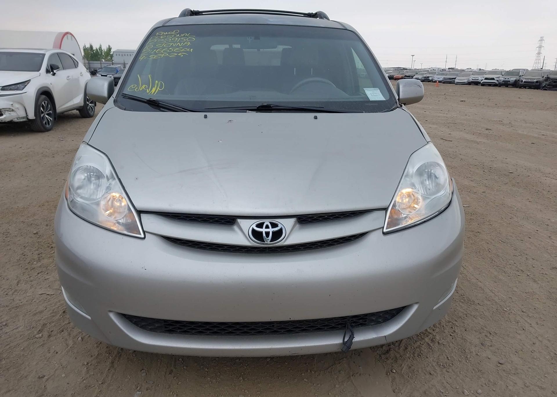 2010 TOYOTA SIENNA CE