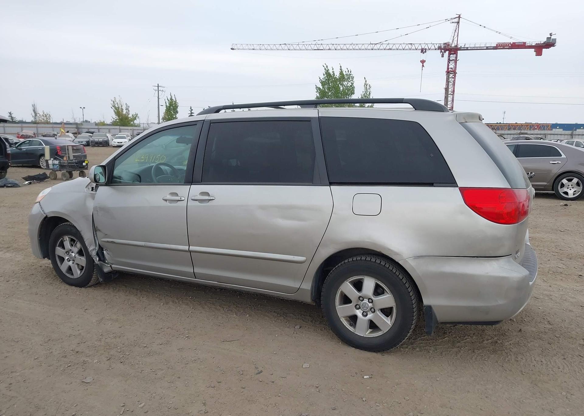 2010 TOYOTA SIENNA CE