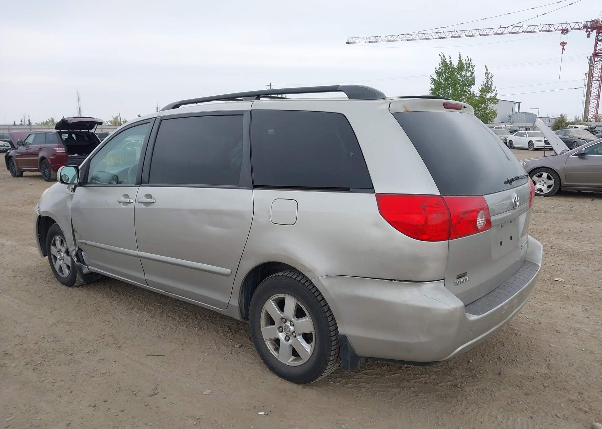 2010 TOYOTA SIENNA CE