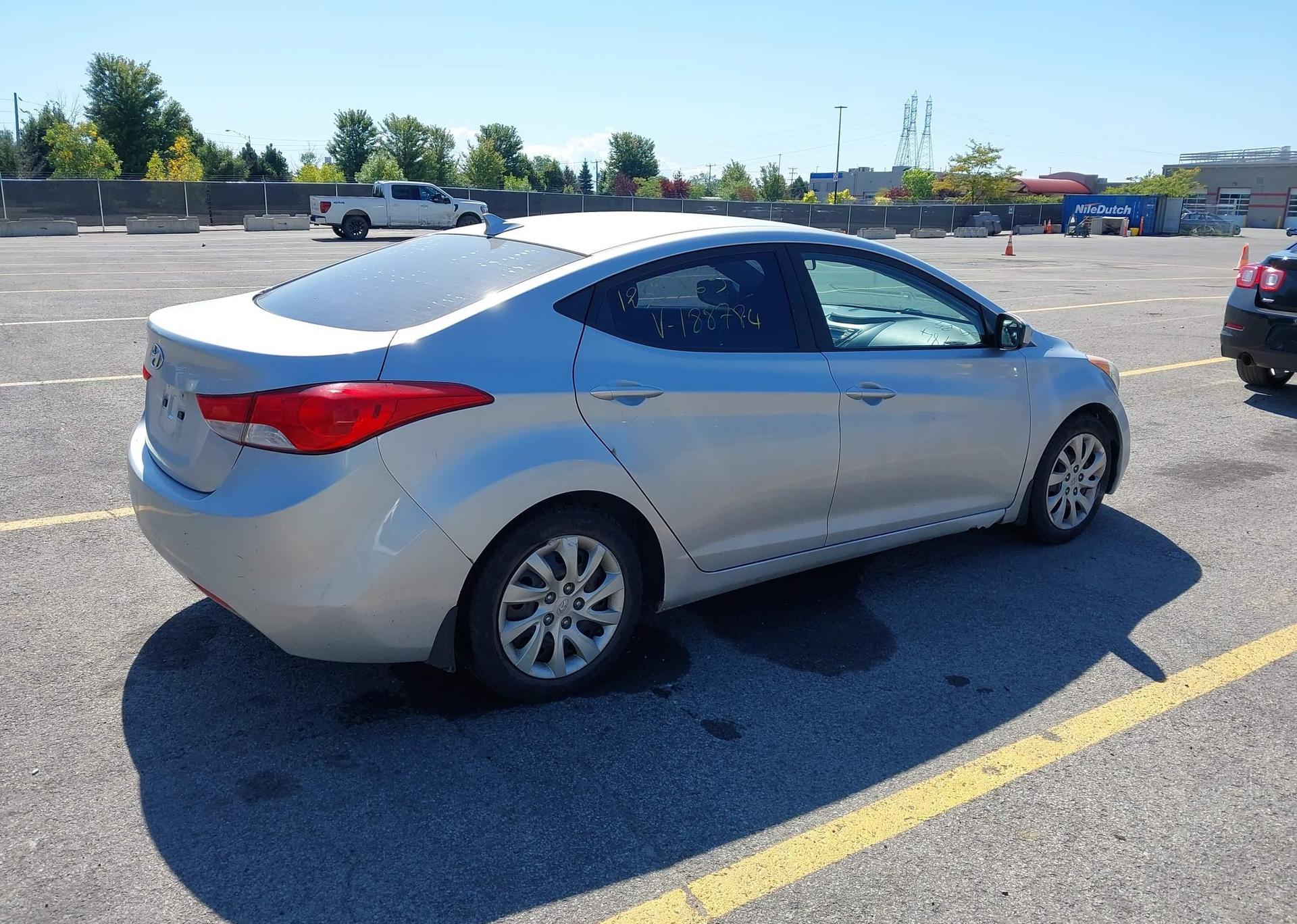 2013 HYUNDAI ELANTRA GL