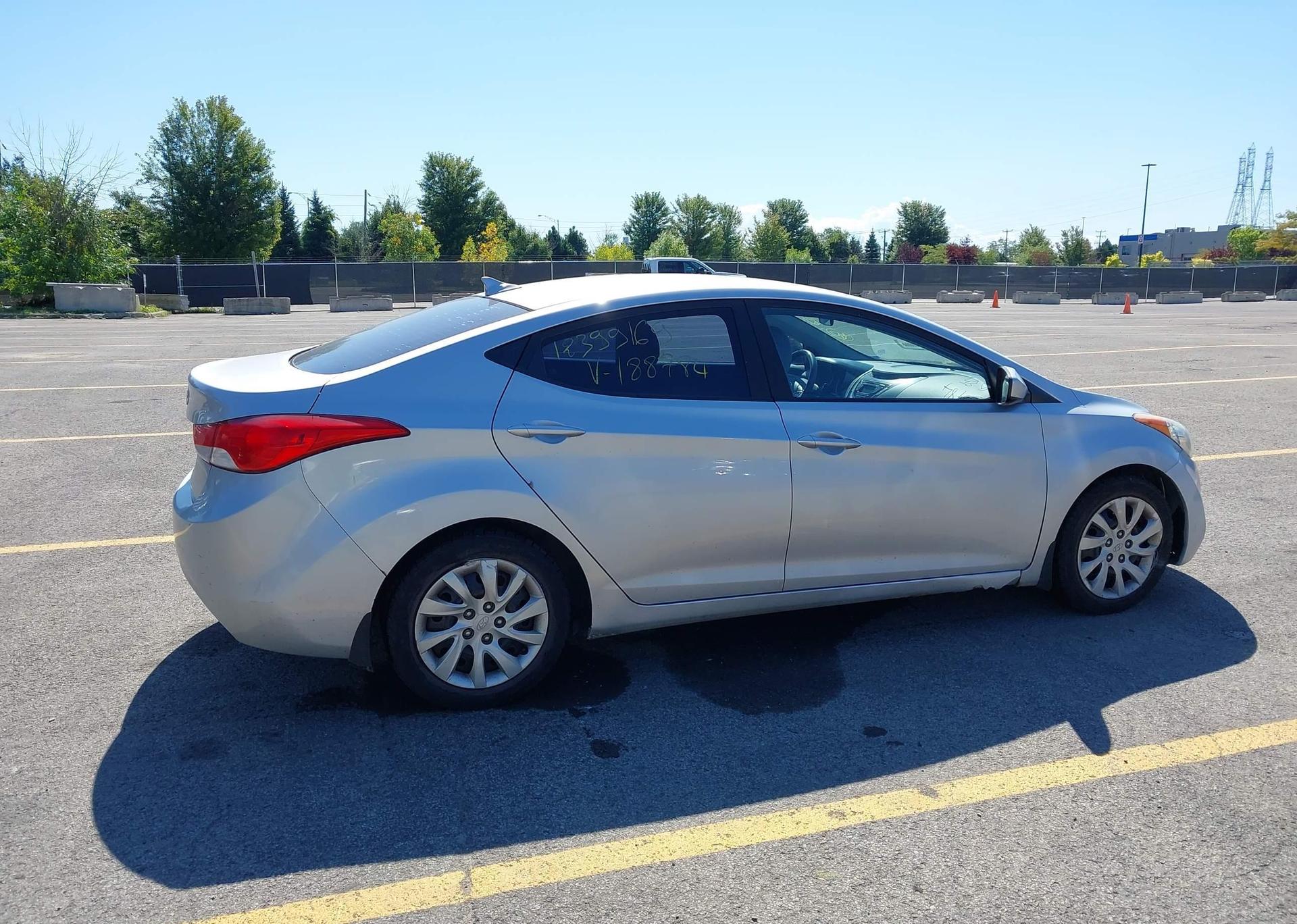 2013 HYUNDAI ELANTRA GL