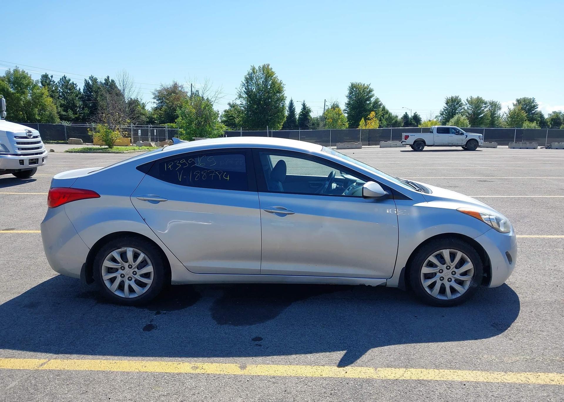 2013 HYUNDAI ELANTRA GL
