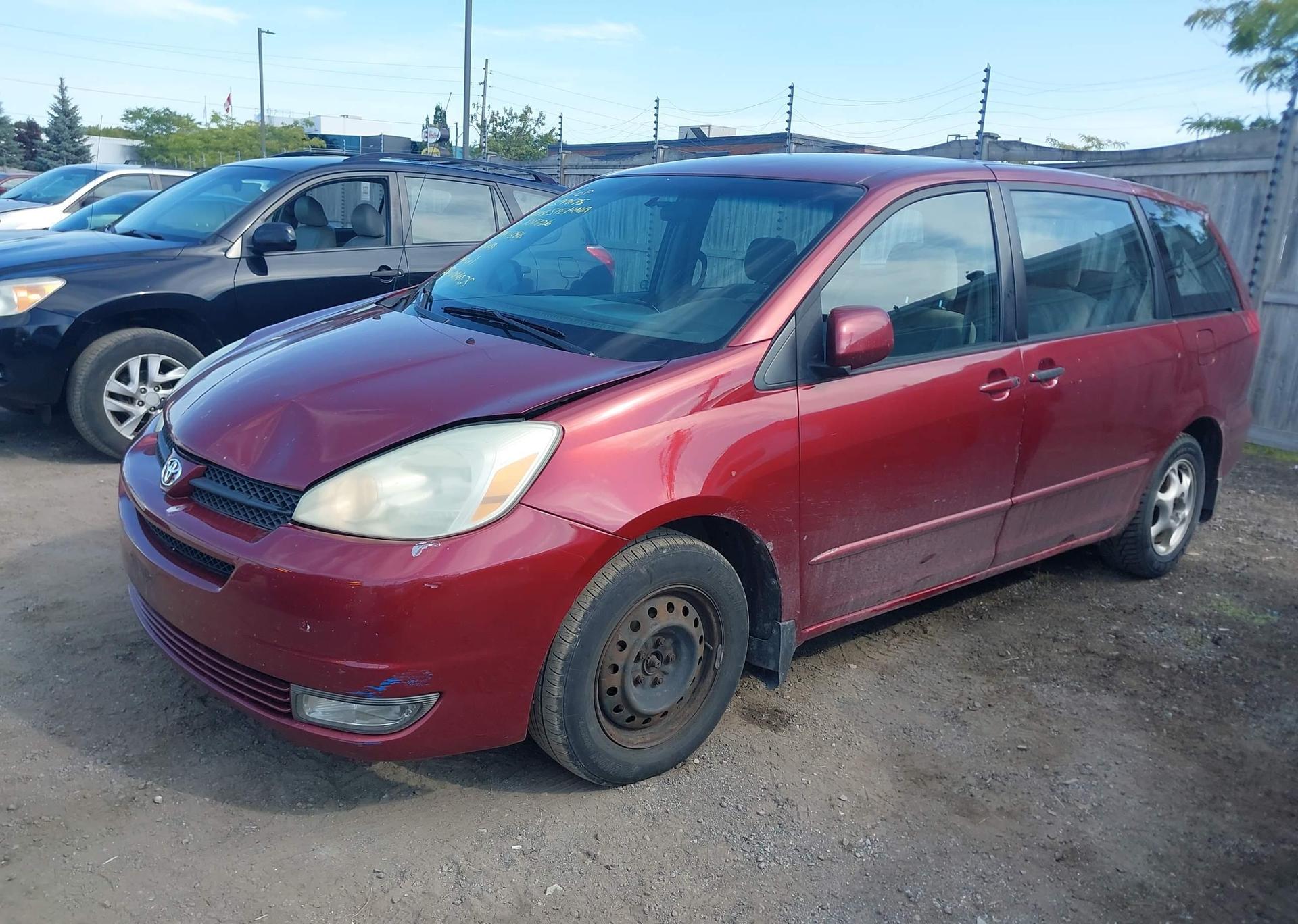2004 TOYOTA SIENNA CE