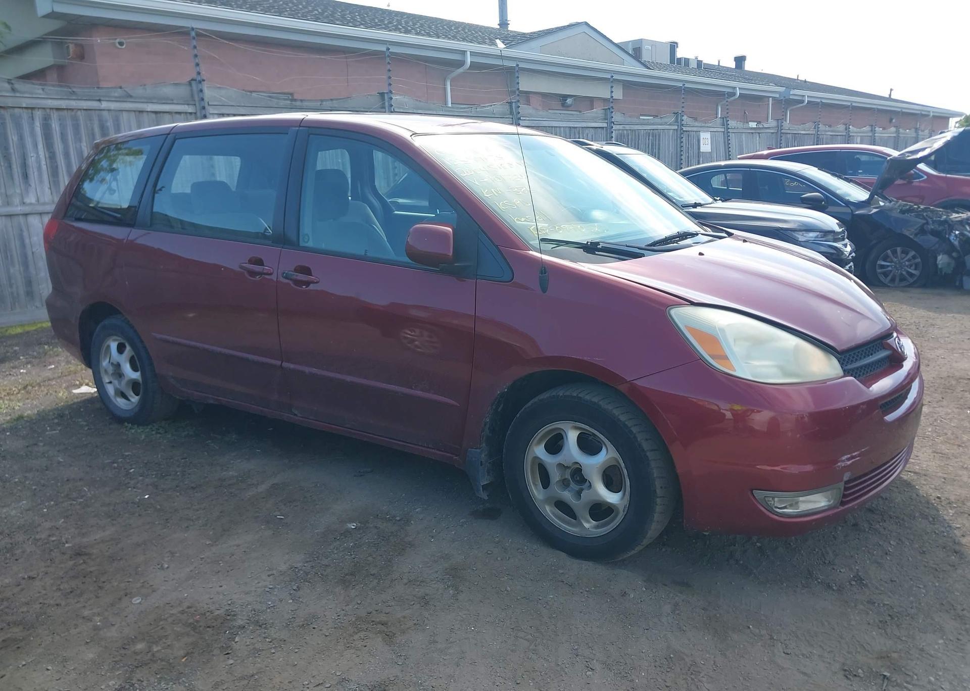 2004 TOYOTA SIENNA CE