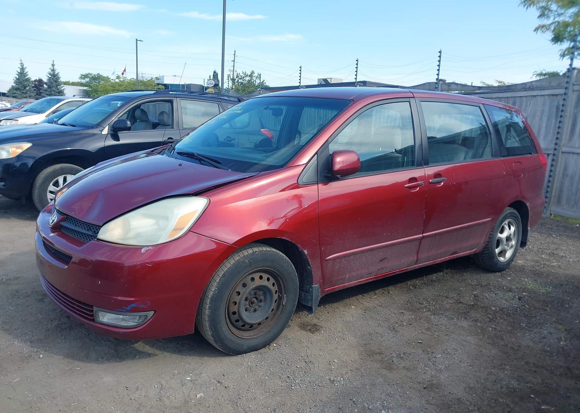 2004 TOYOTA SIENNA CE