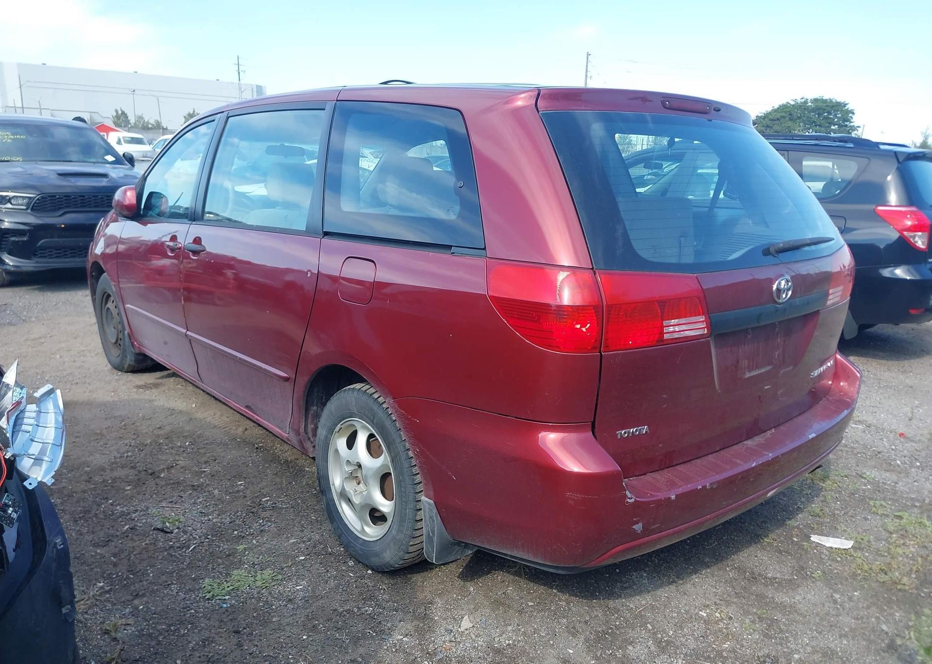 2004 TOYOTA SIENNA CE