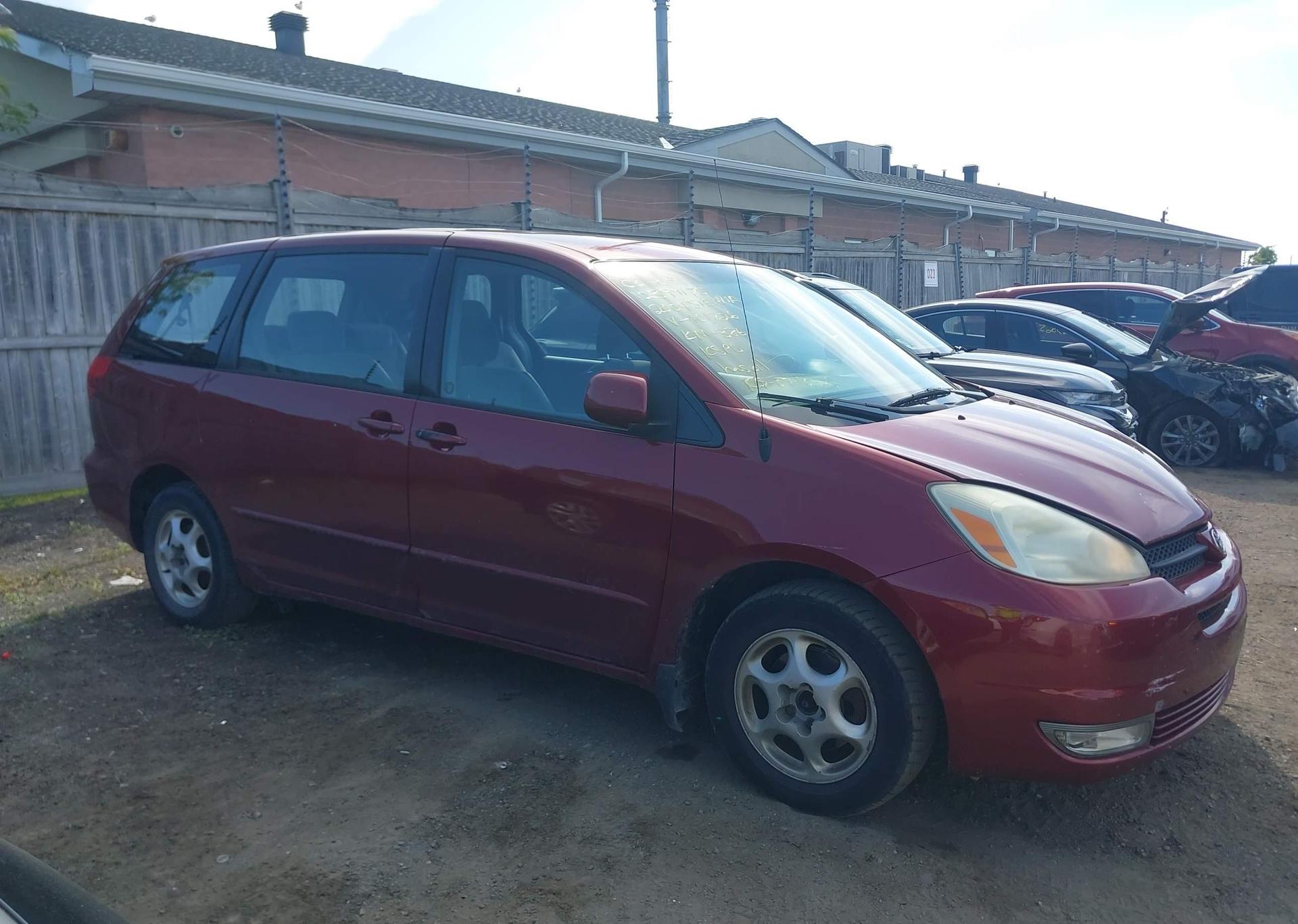 2004 TOYOTA SIENNA CE