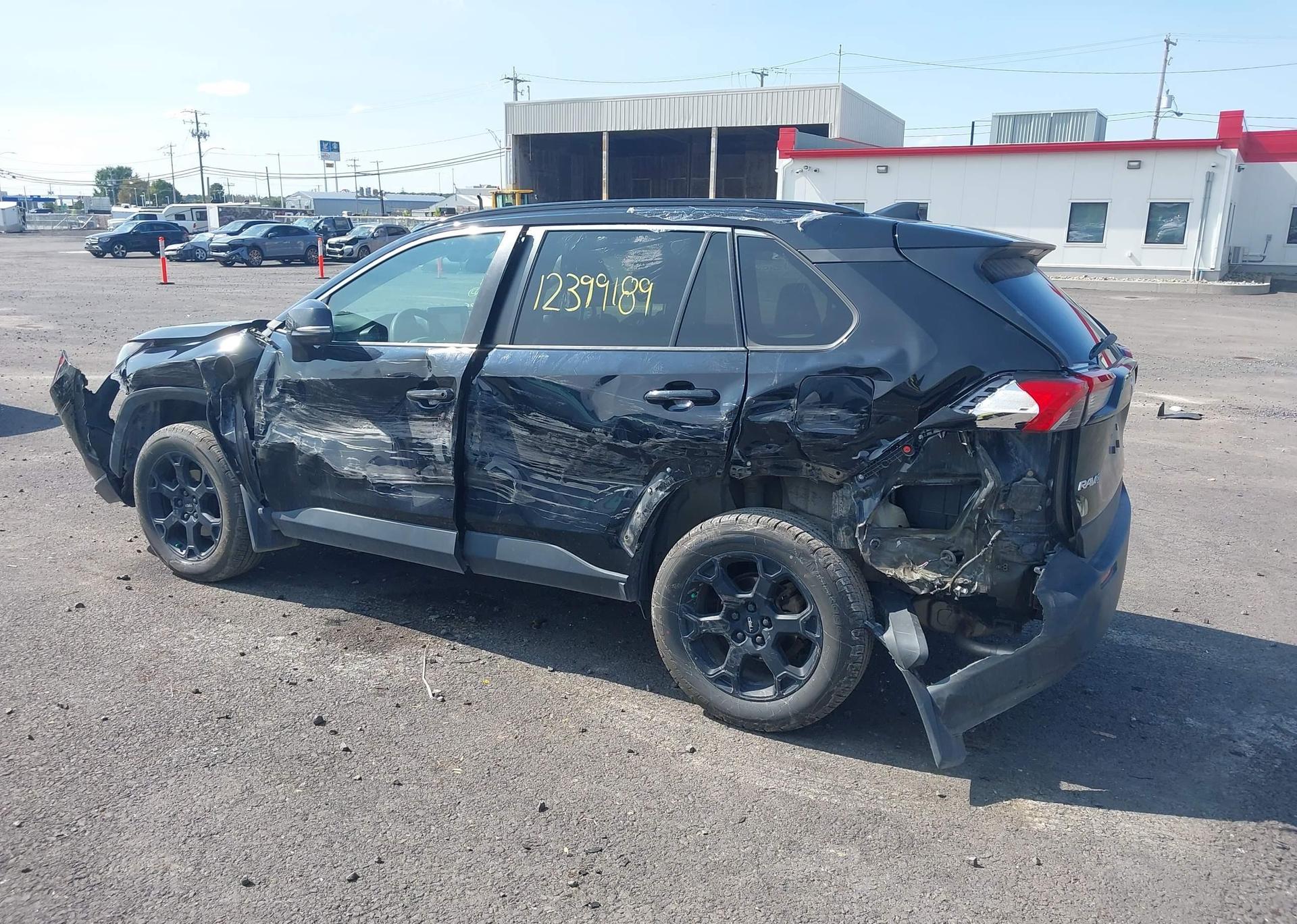 2019 TOYOTA RAV4 LE