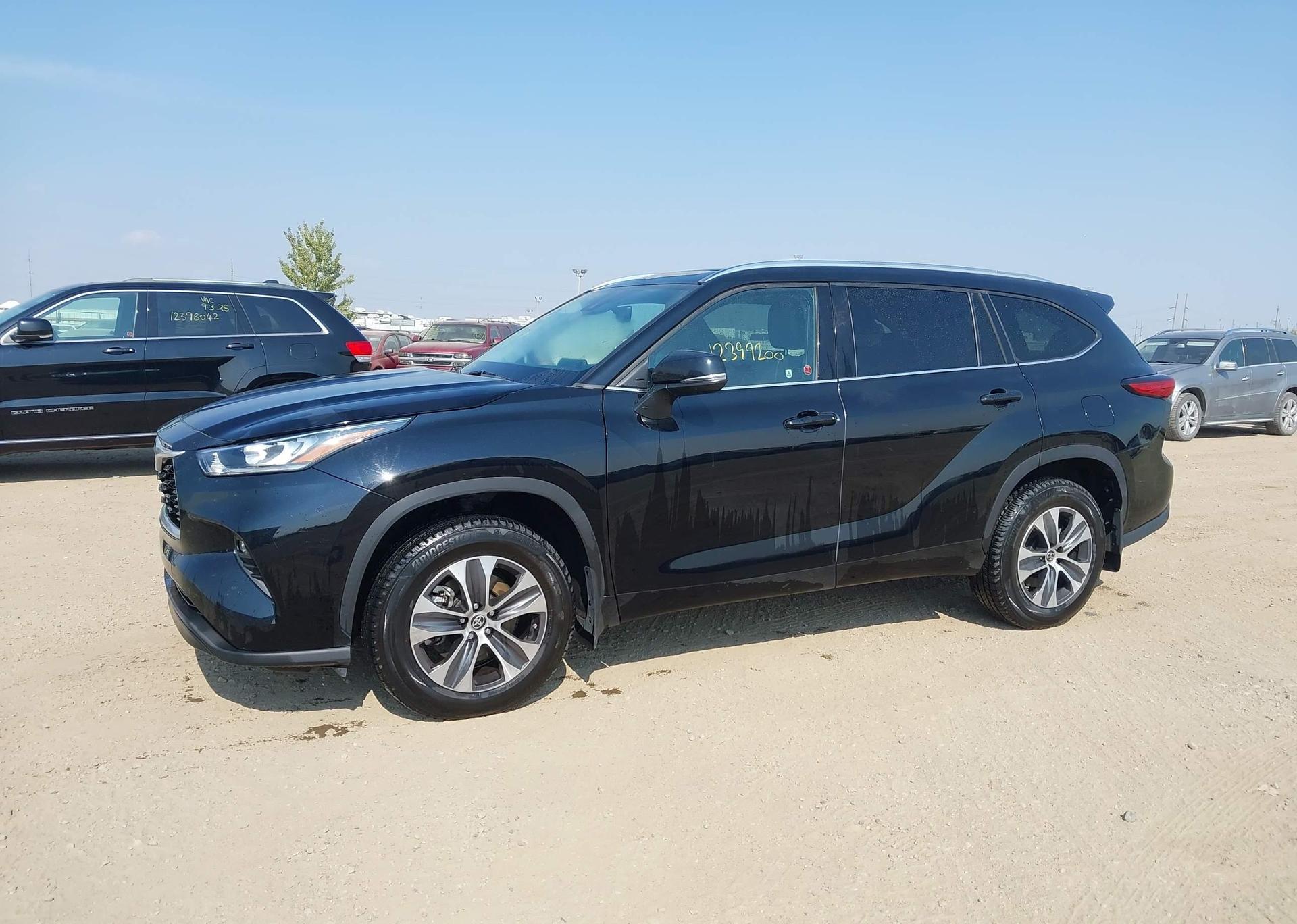 2021 TOYOTA highlander xle