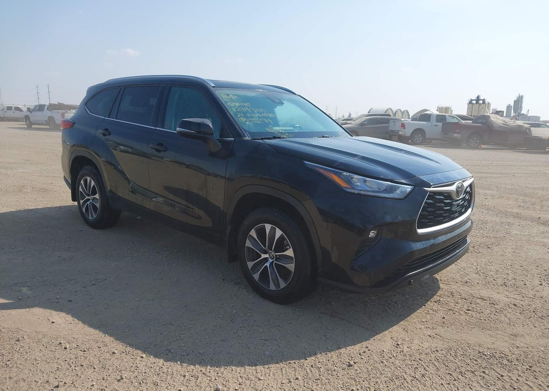 2021 TOYOTA highlander xle