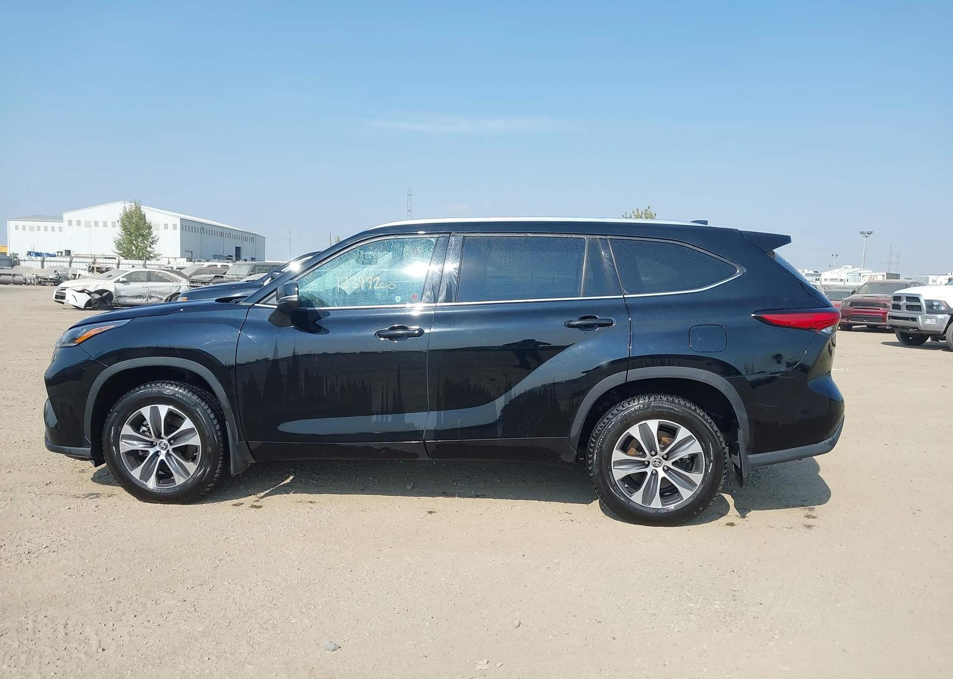 2021 TOYOTA highlander xle