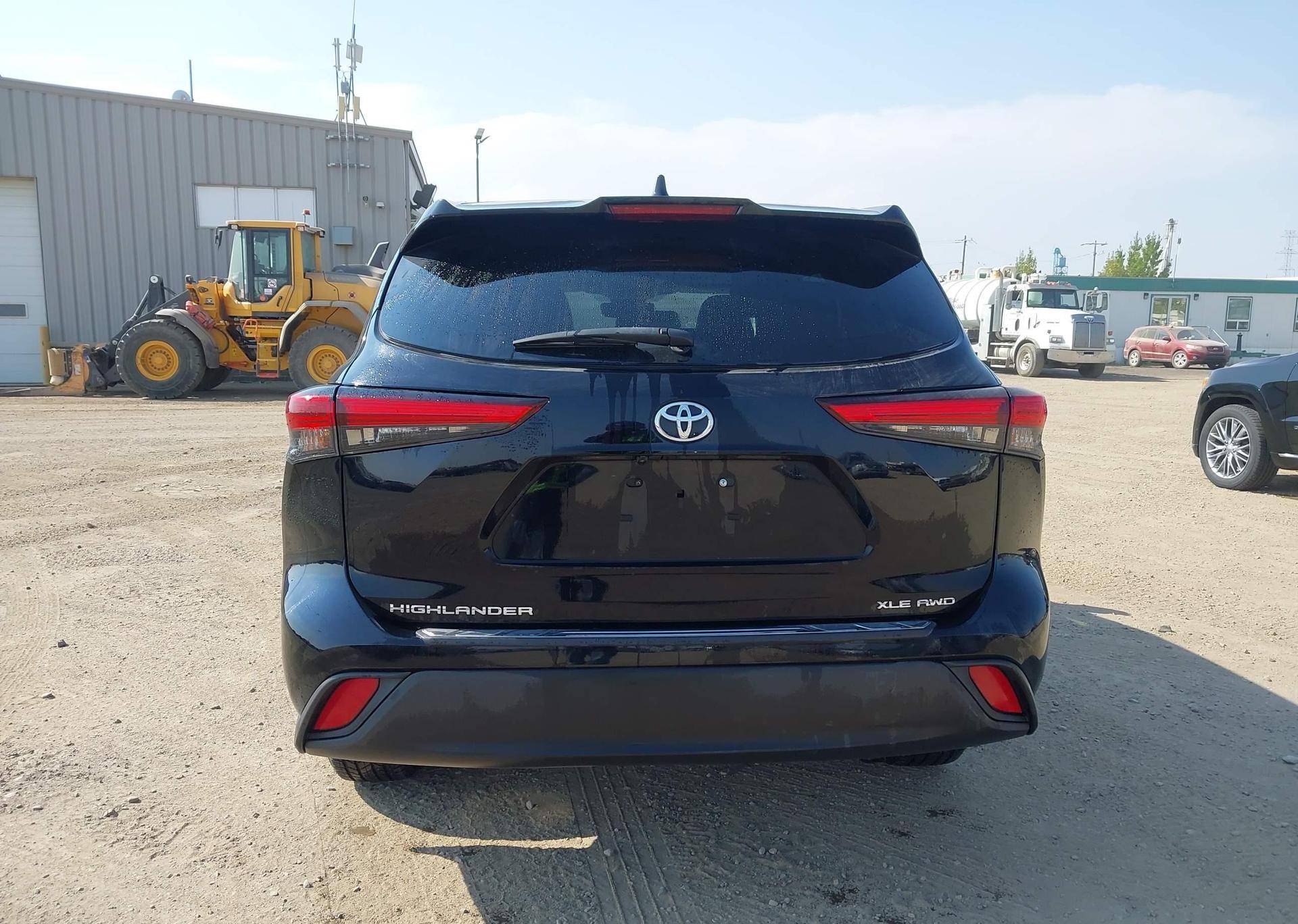 2021 TOYOTA highlander xle