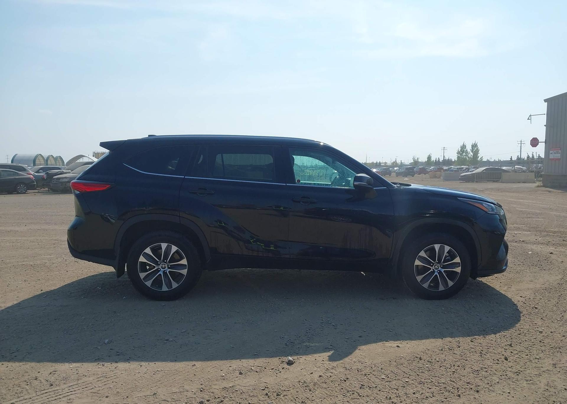 2021 TOYOTA highlander xle