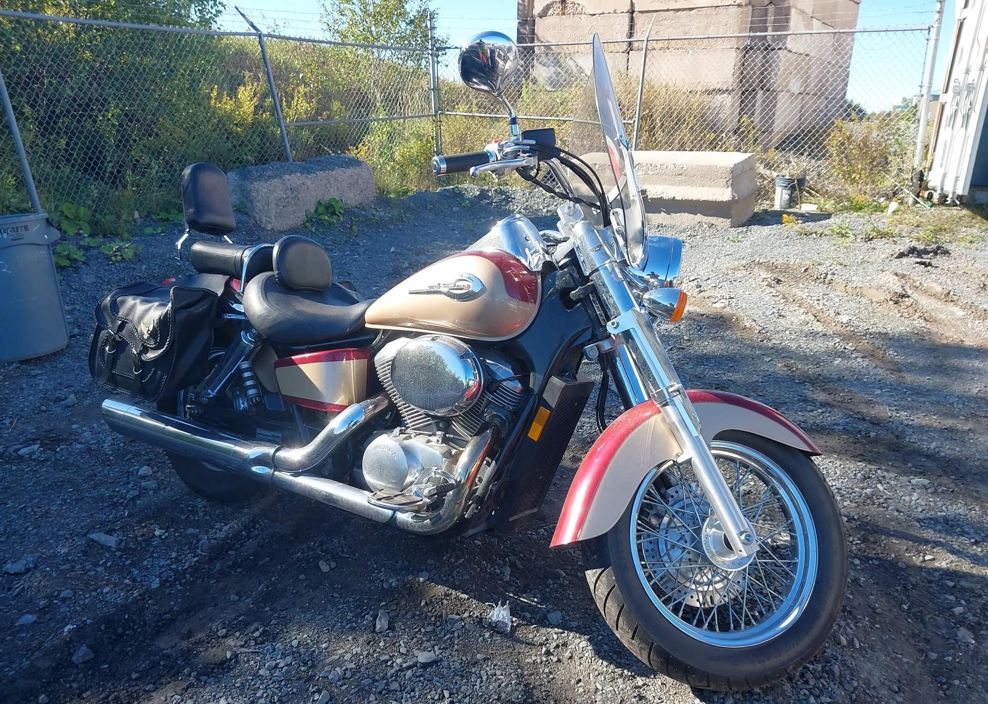 2000 HONDA VT750 CD3