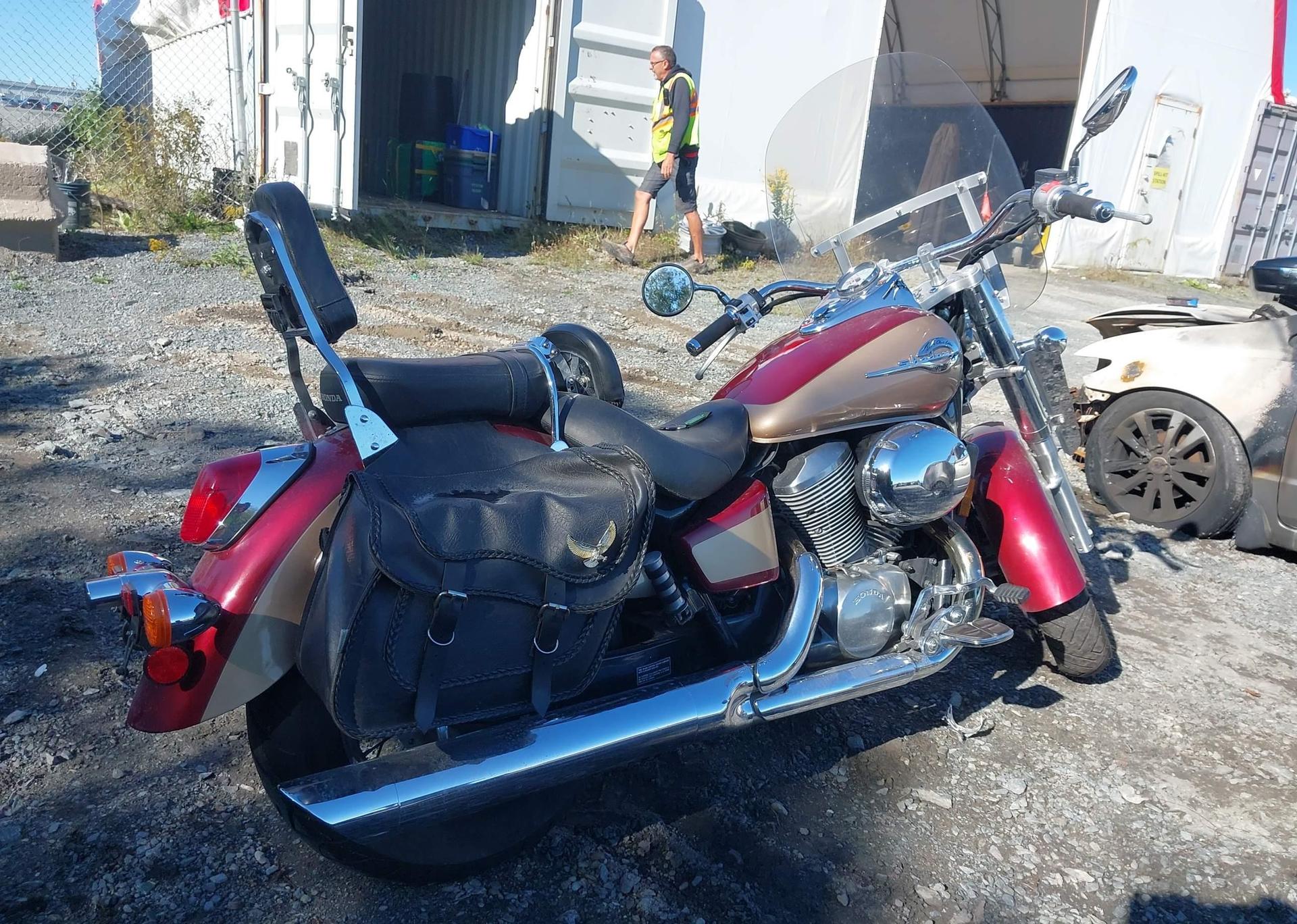 2000 HONDA VT750 CD3
