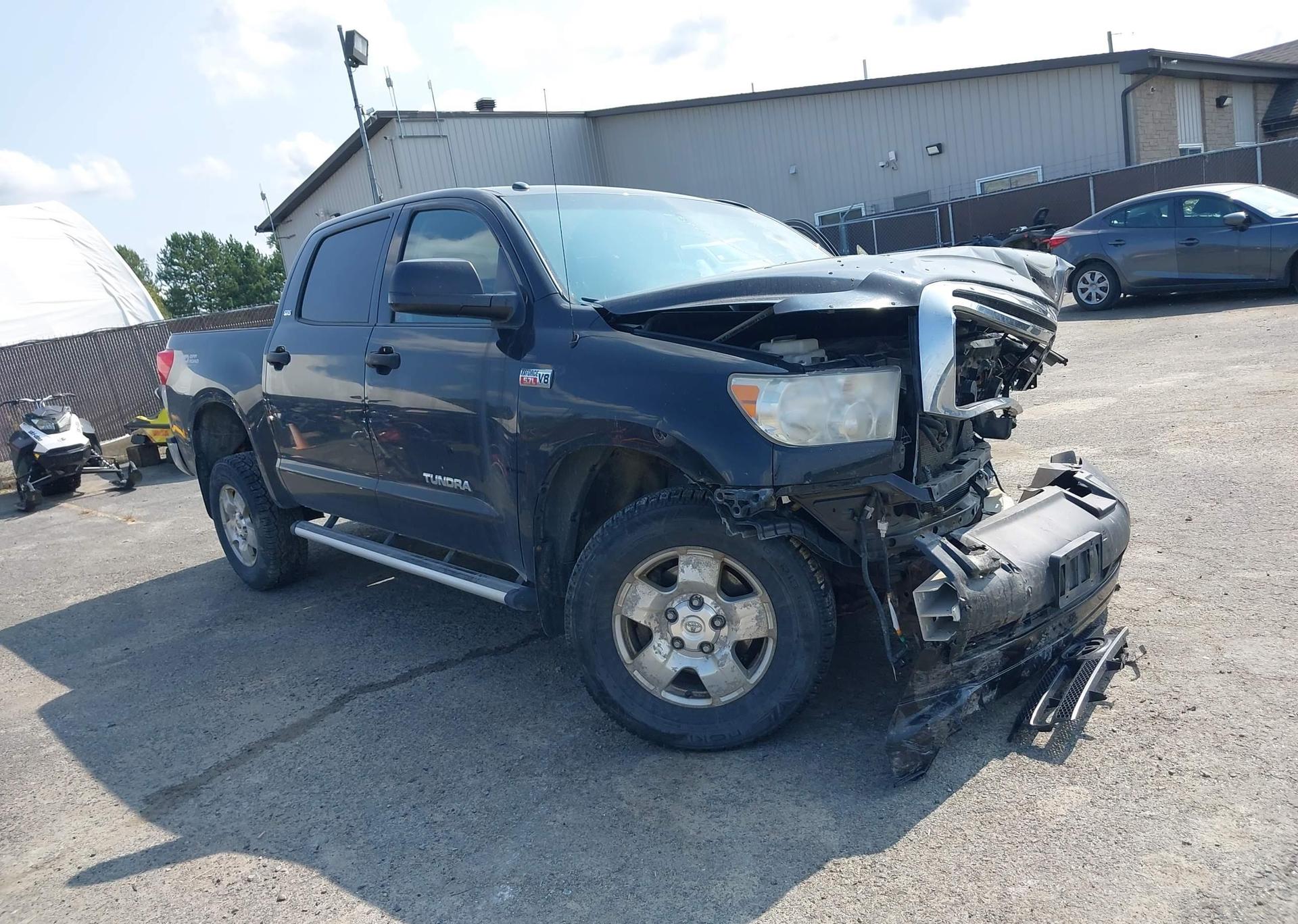 2013 TOYOTA TUNDRA CREWMAX SR5