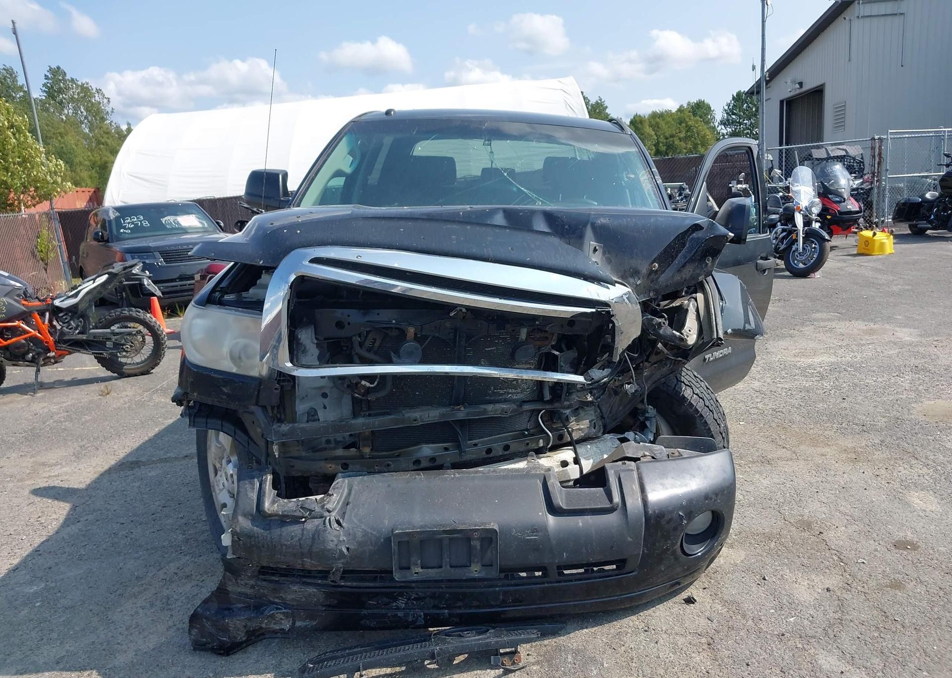 2013 TOYOTA TUNDRA CREWMAX SR5