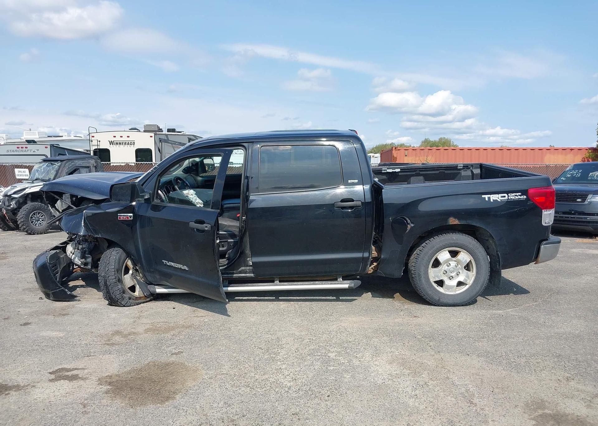 2013 TOYOTA TUNDRA CREWMAX SR5