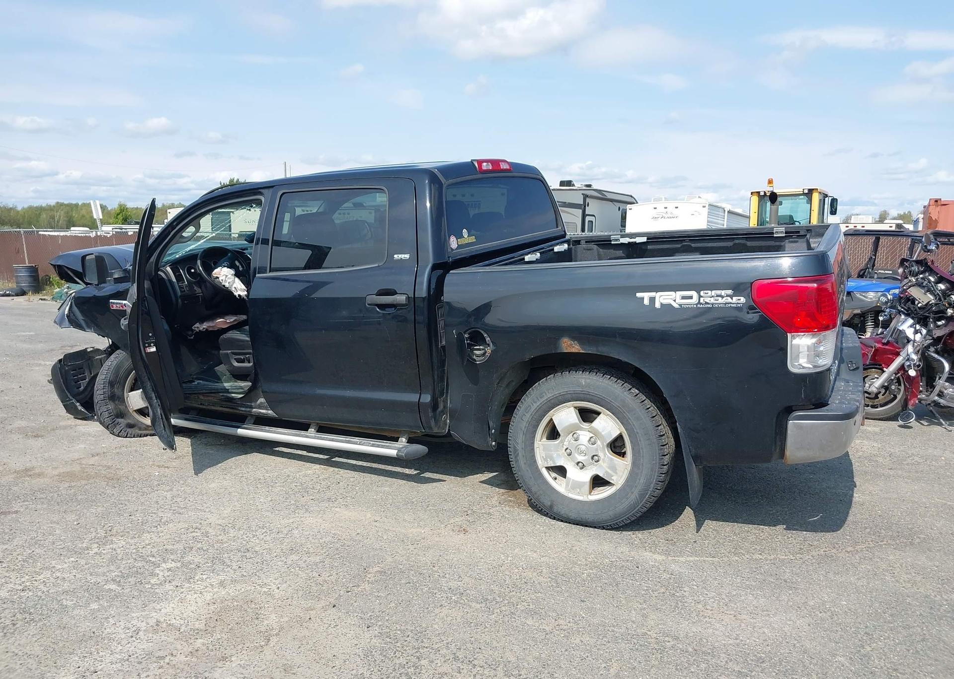 2013 TOYOTA TUNDRA CREWMAX SR5
