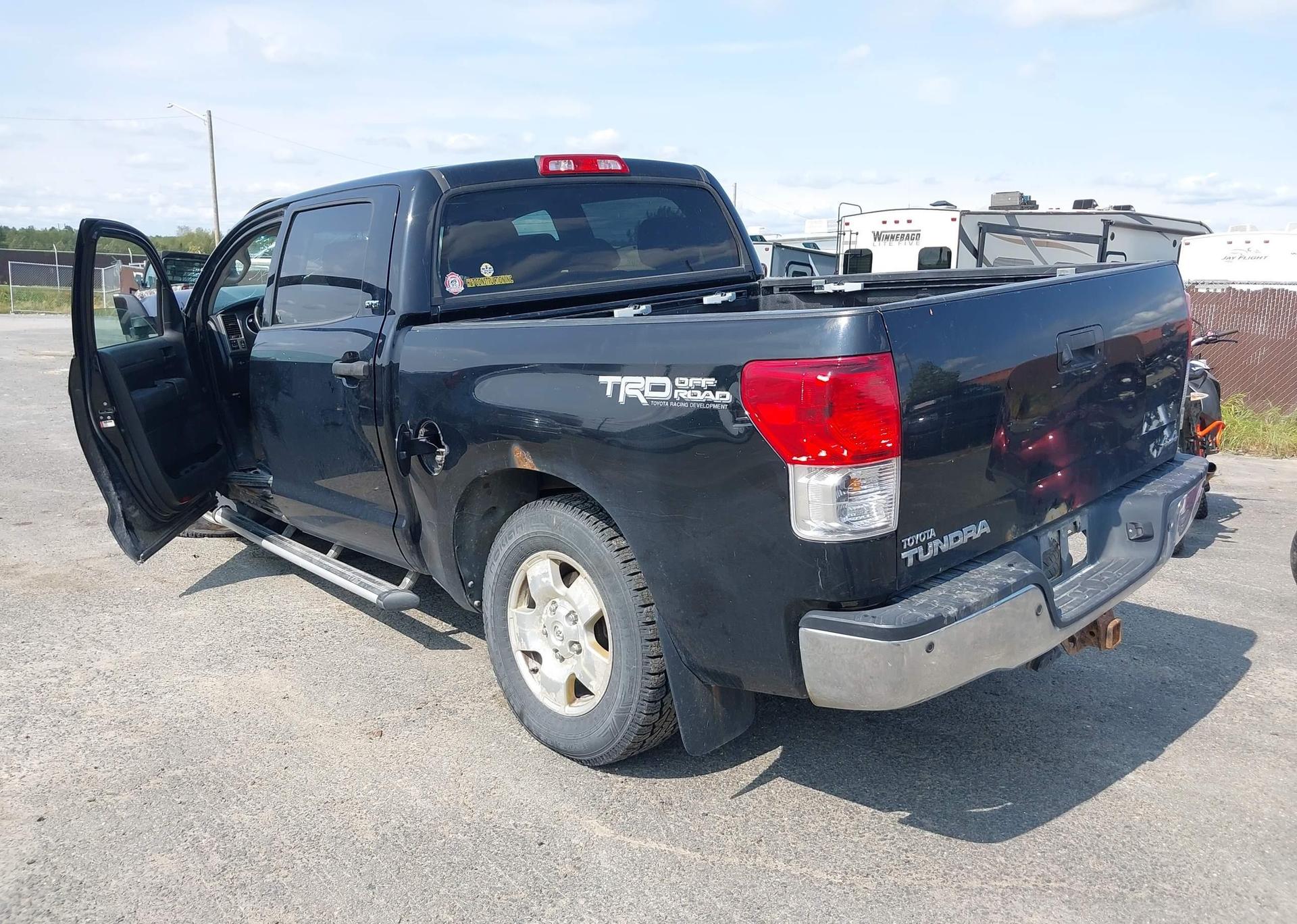 2013 TOYOTA TUNDRA CREWMAX SR5