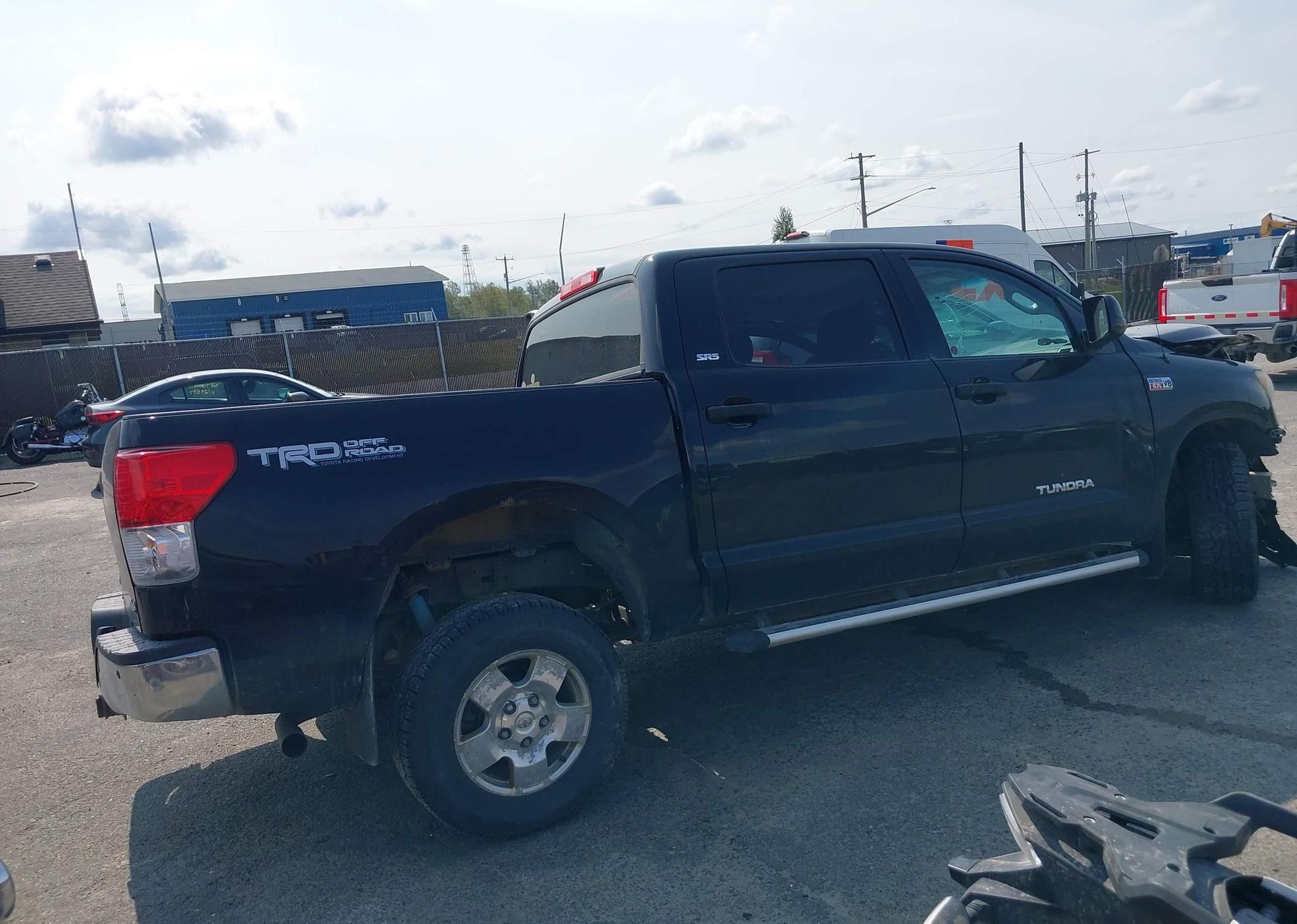 2013 TOYOTA TUNDRA CREWMAX SR5