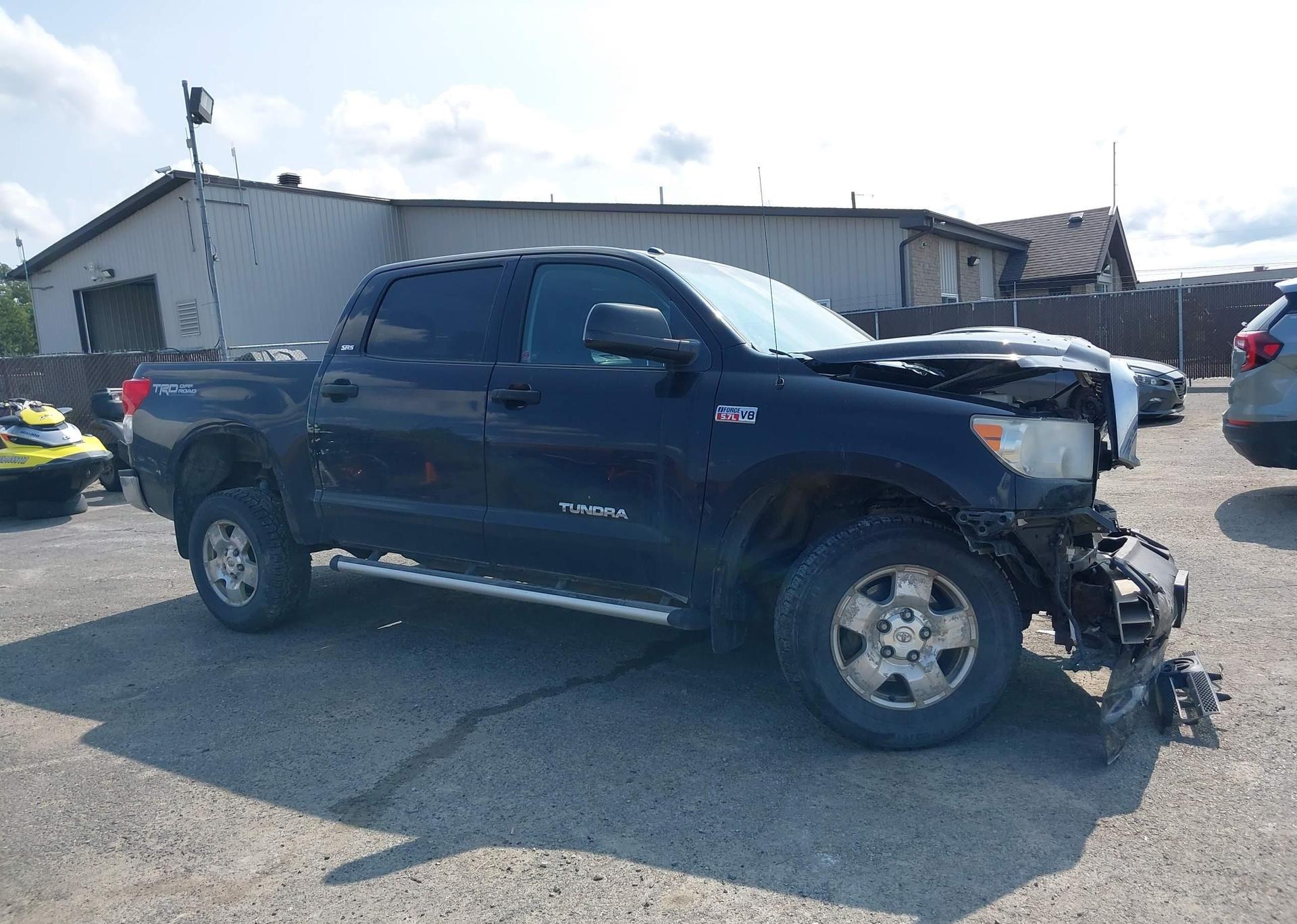 2013 TOYOTA TUNDRA CREWMAX SR5