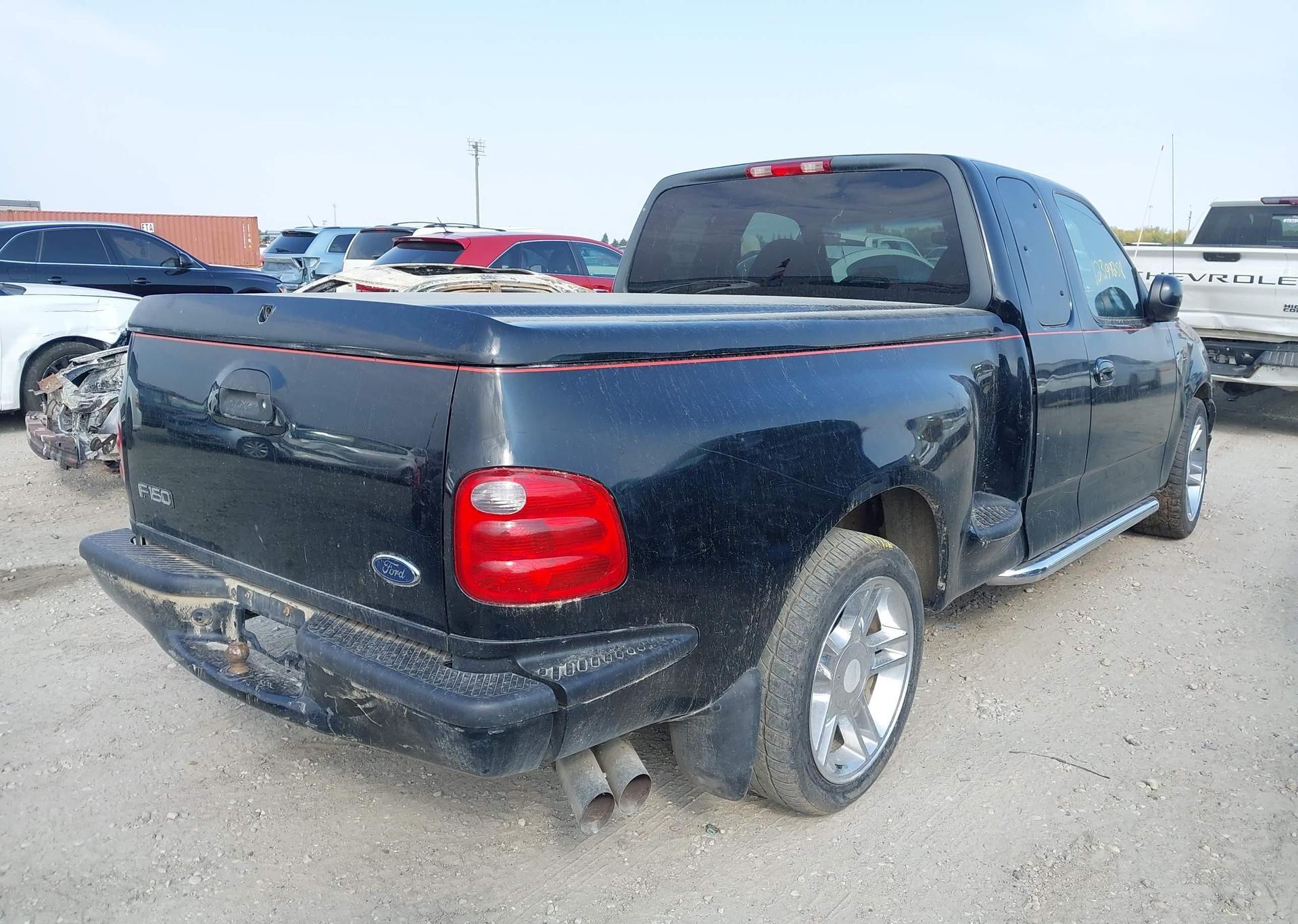 2000 FORD F-150 LARIAT