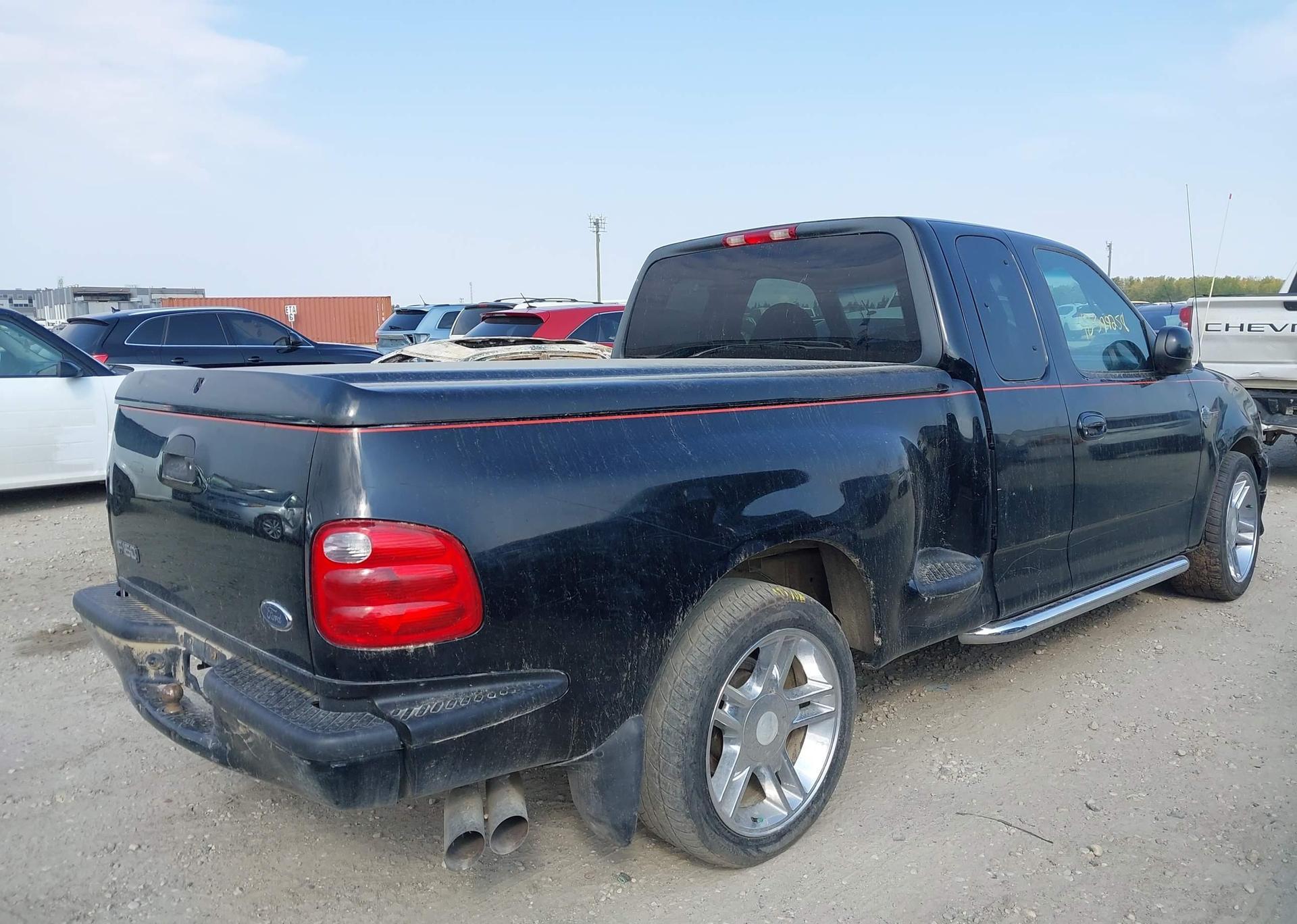 2000 FORD F-150 LARIAT