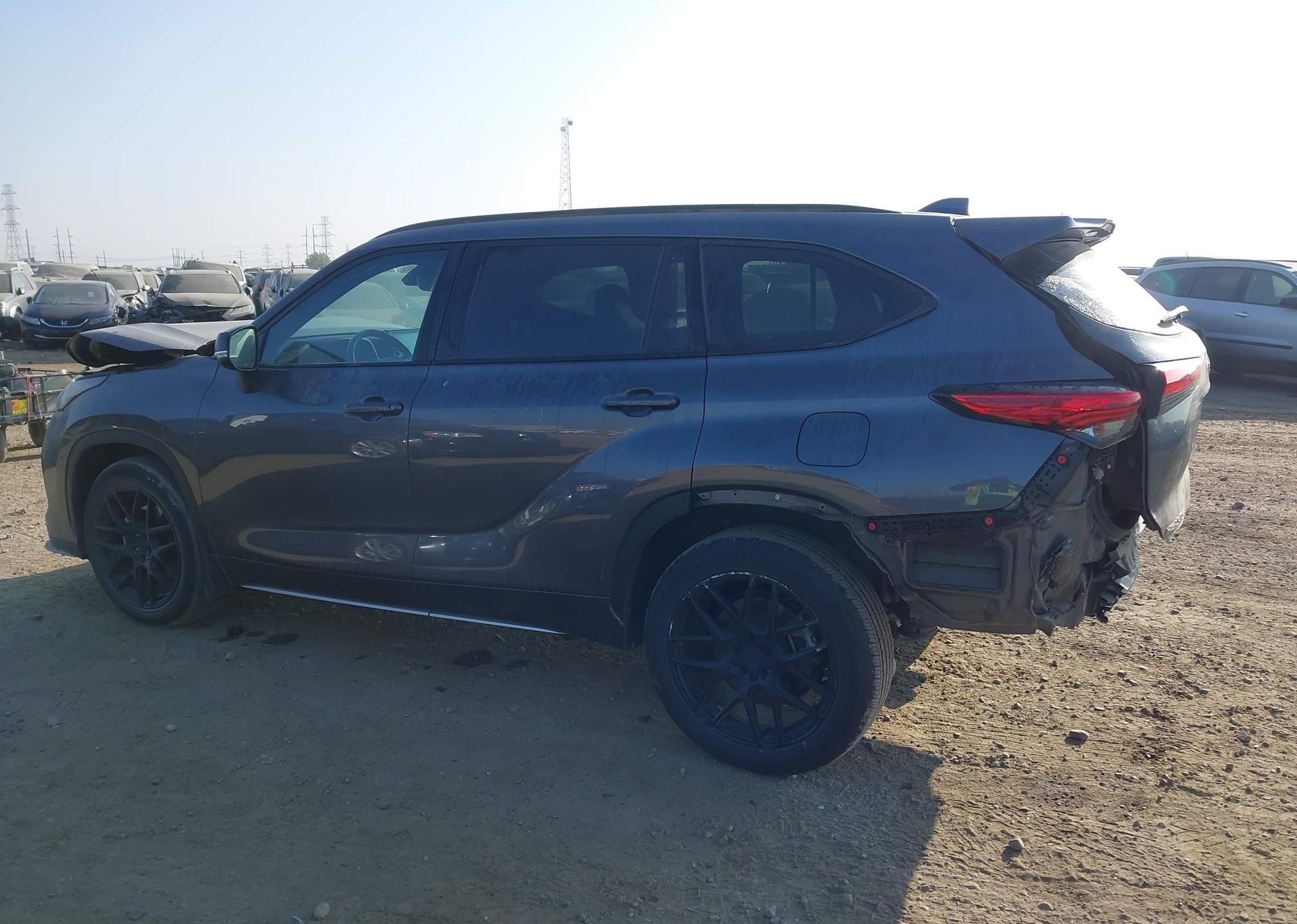 2022 TOYOTA HIGHLANDER XSE